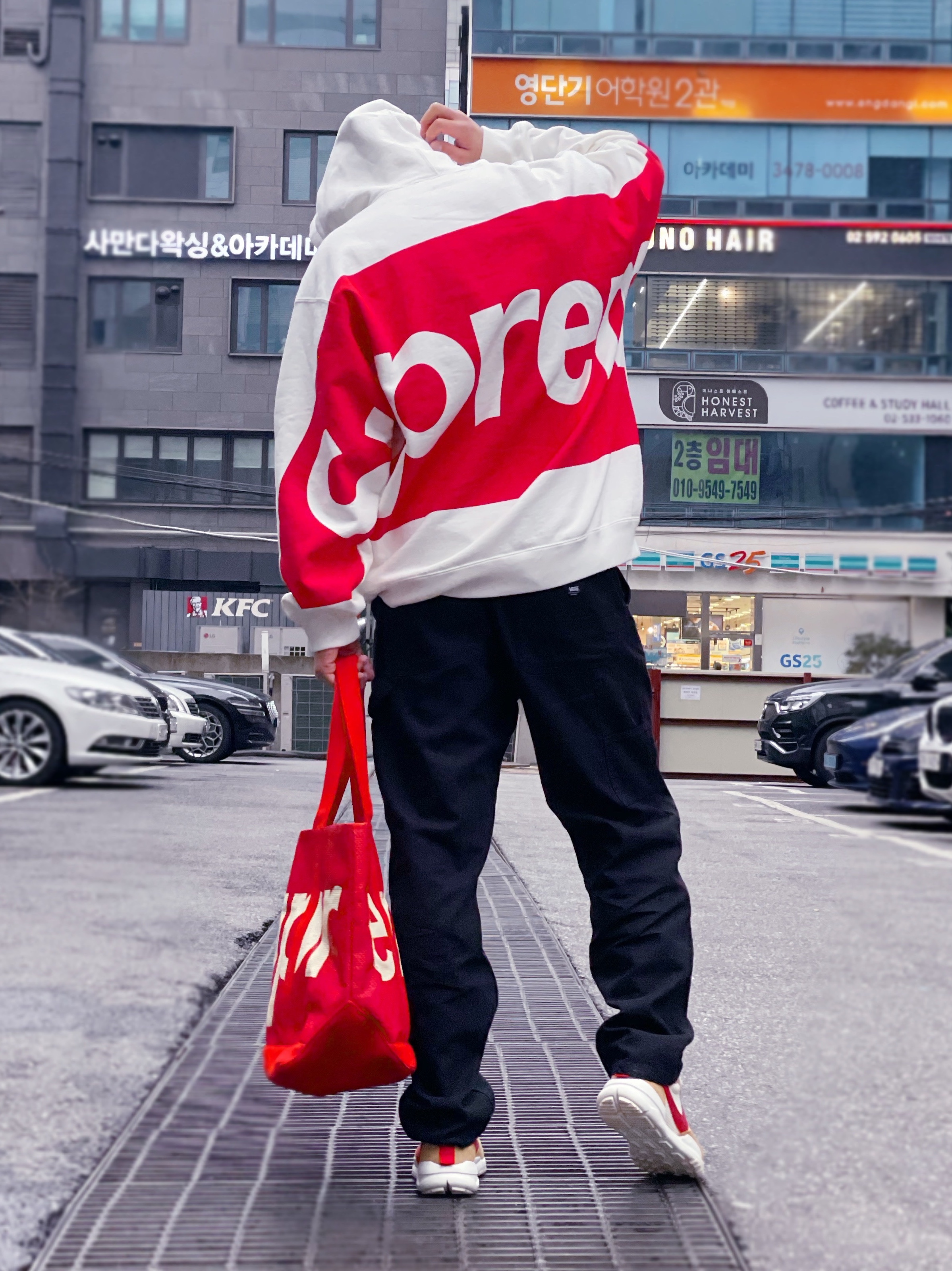 Supreme Big Logo Hooded Sweatshirt White - 21SS, Nike x Tom Sachs Mars Yard Shoe 2.0 Space Camp 착용 스타일