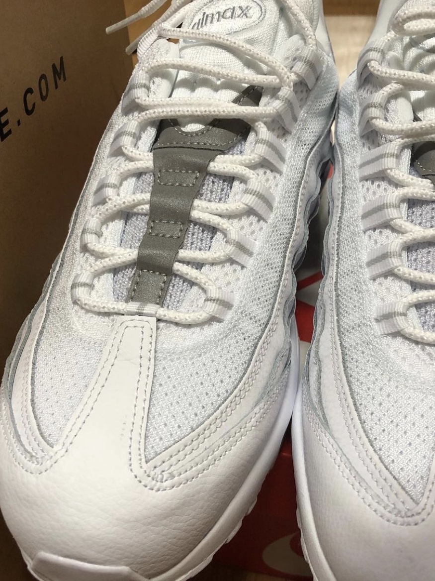 Nike Air Max 95 Essential Triple White 착용 스타일