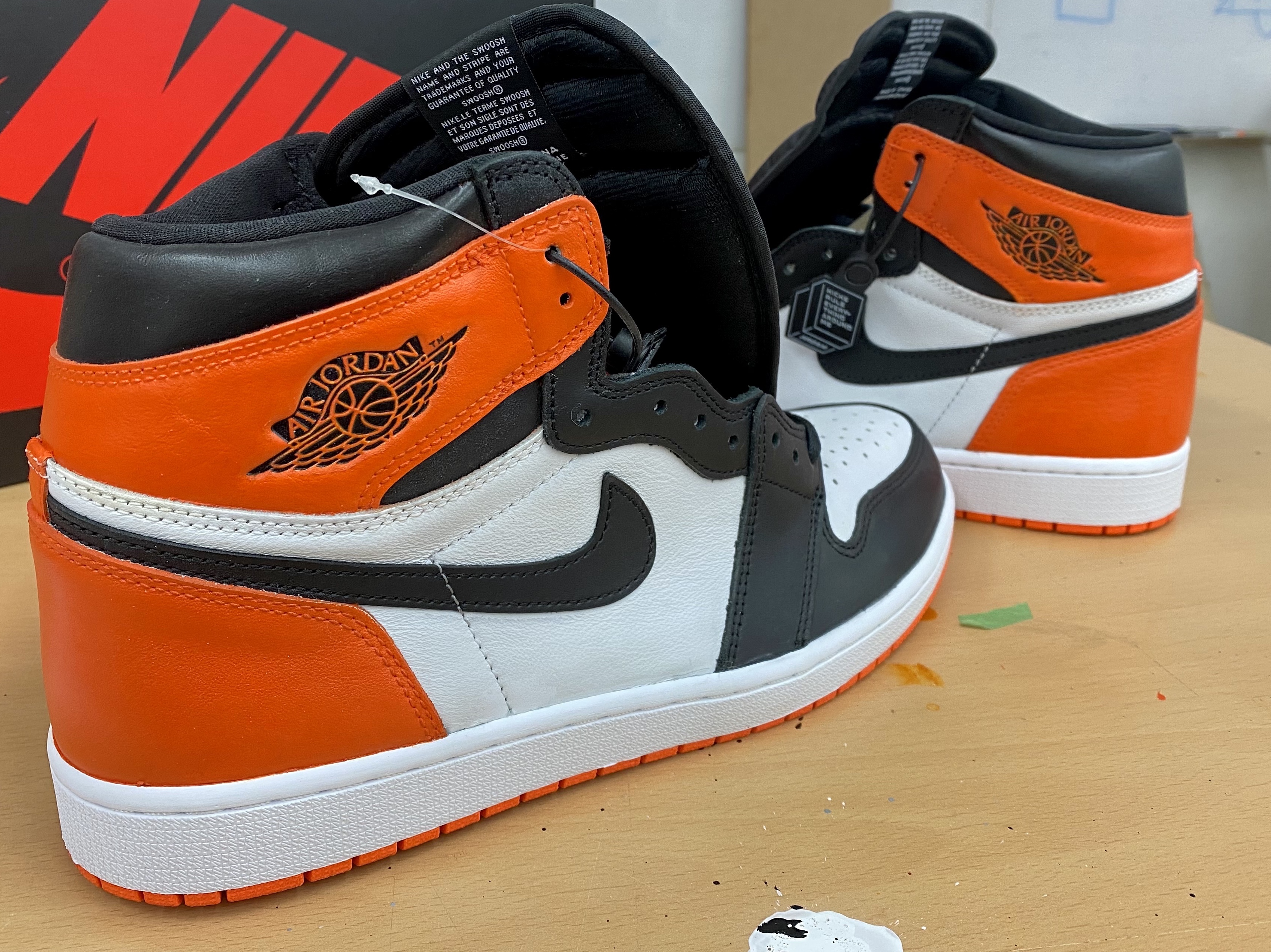 Jordan 1 Retro High OG Electro Orange, (GS) Jordan 1 Retro High OG Electro Orange 착용 스타일 - 4