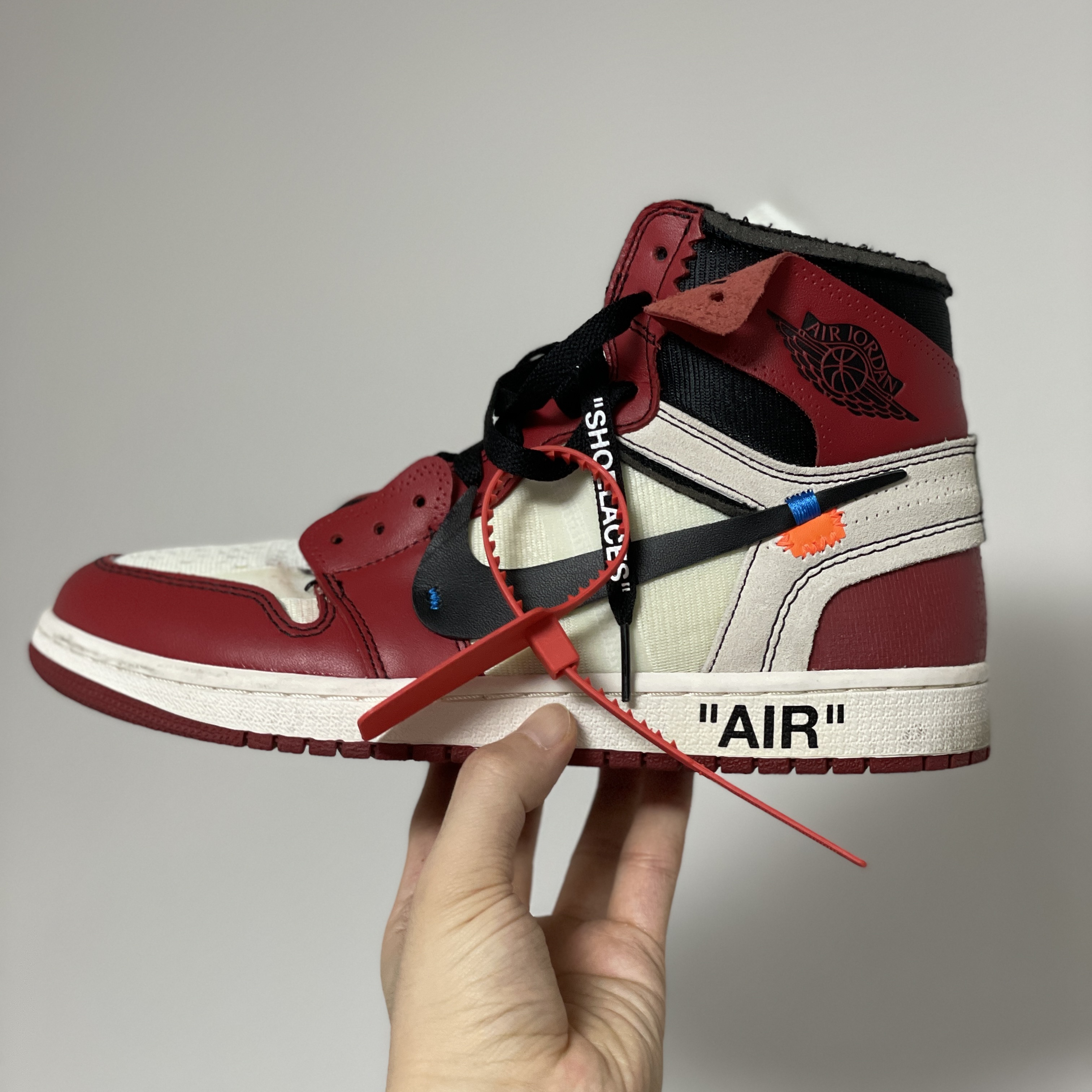 Jordan 1 x Off-White Retro High Chicago The Ten 착용 스타일