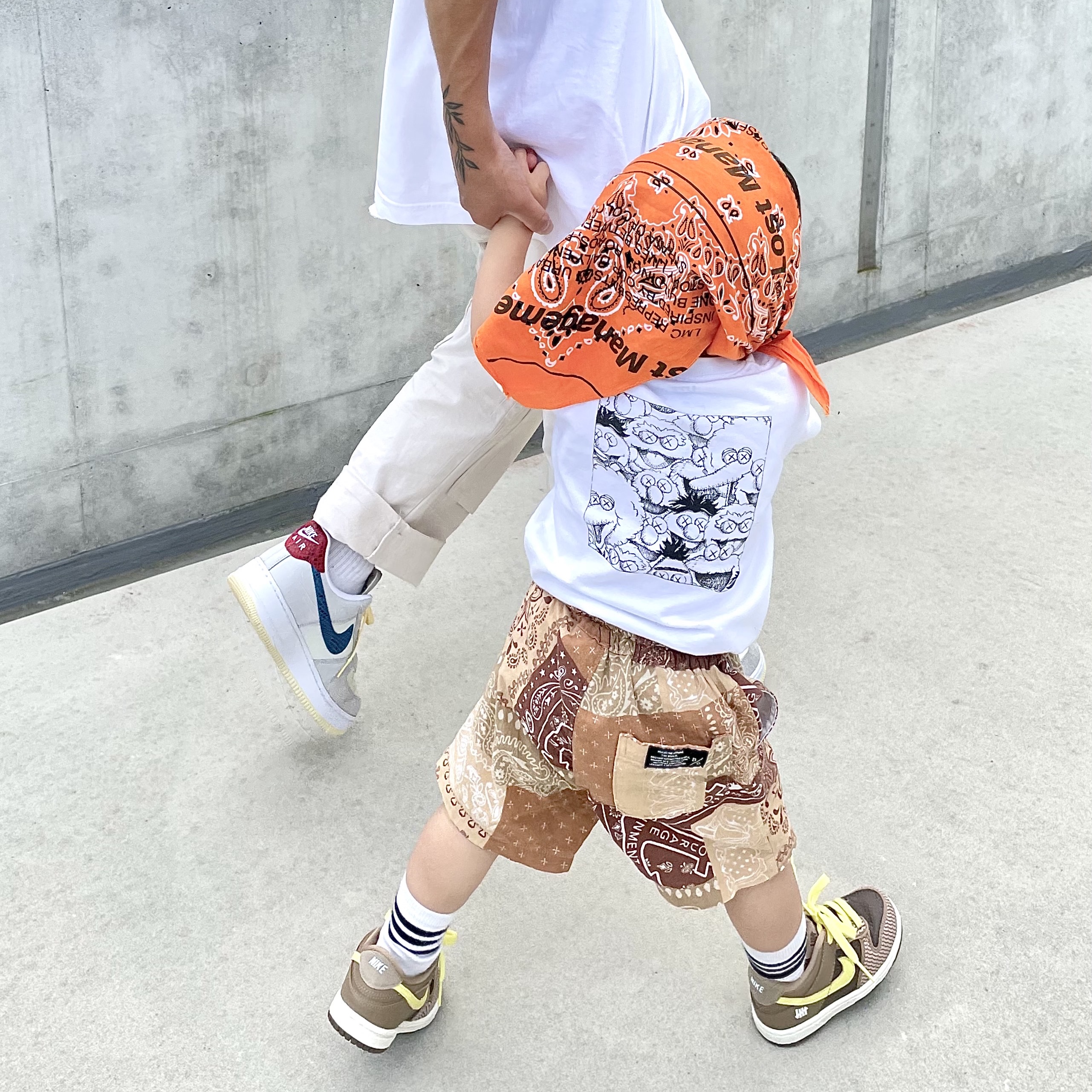 Nike x Undefeated Air Force 1 Low SP 5 On It, (TD) Nike x Undefeated Dunk Low SP Canteen 착용 스타일