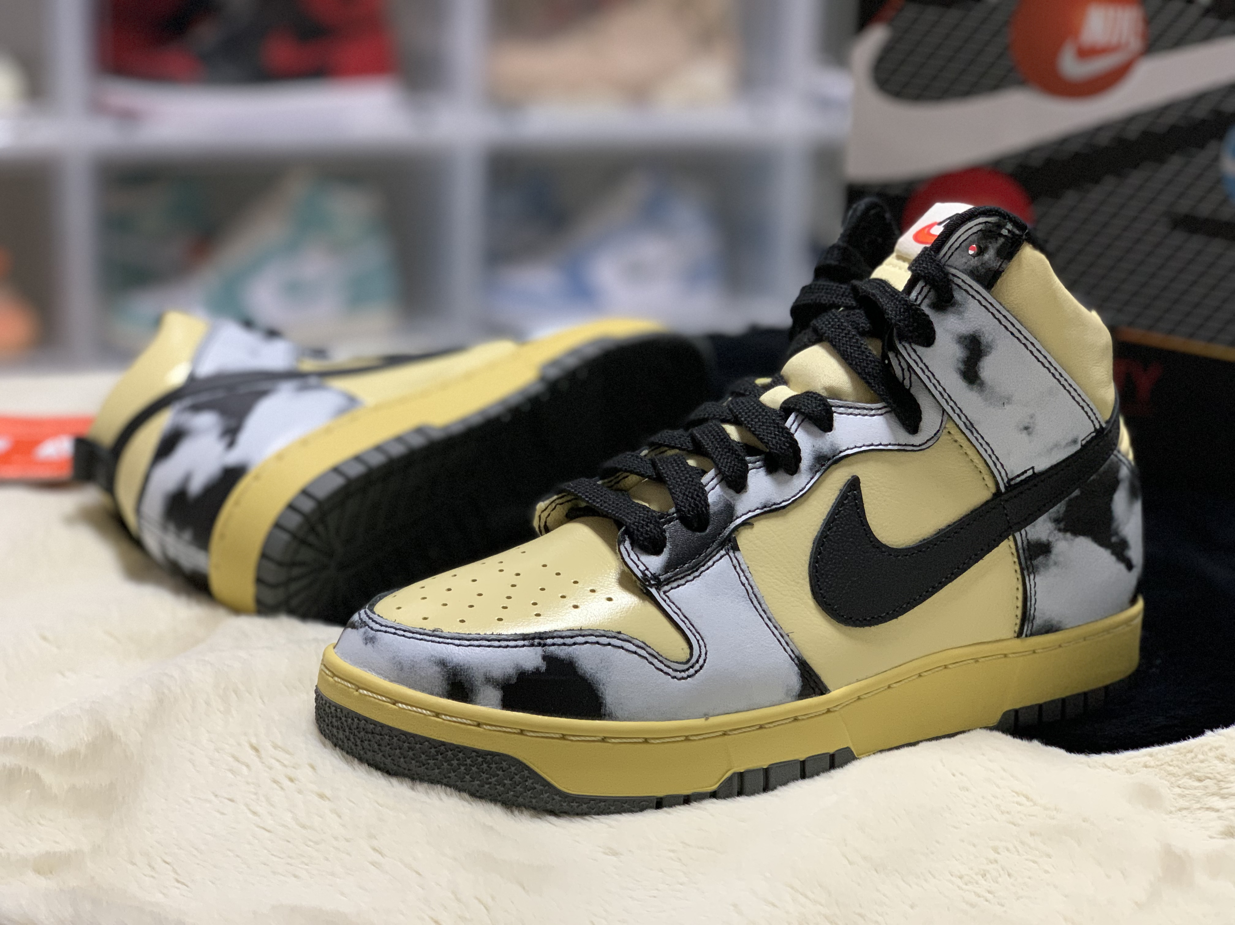 Nike Dunk High 1985 SP Black Acid Wash 착용 스타일 - 2