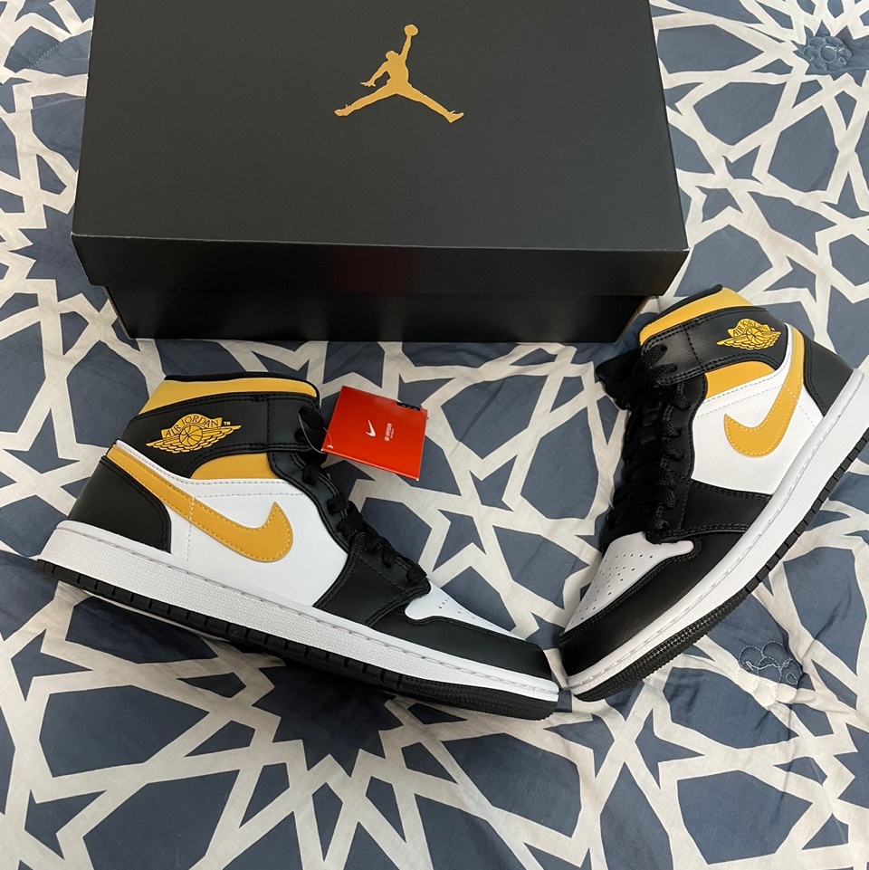 Jordan 1 Mid Pollen 착용 스타일
