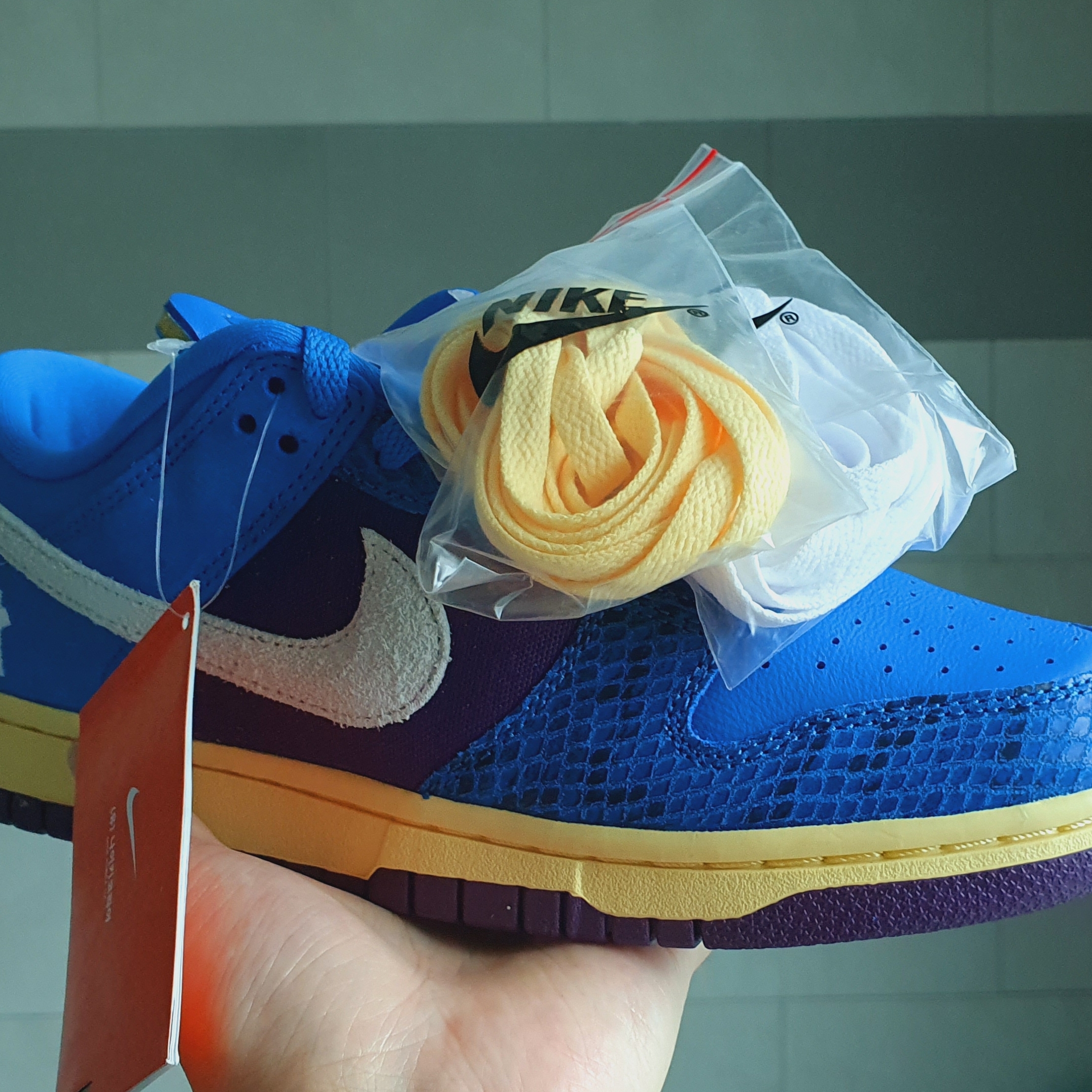 Nike x Undefeated Dunk Low SP 5 On It 착용 스타일 - 3