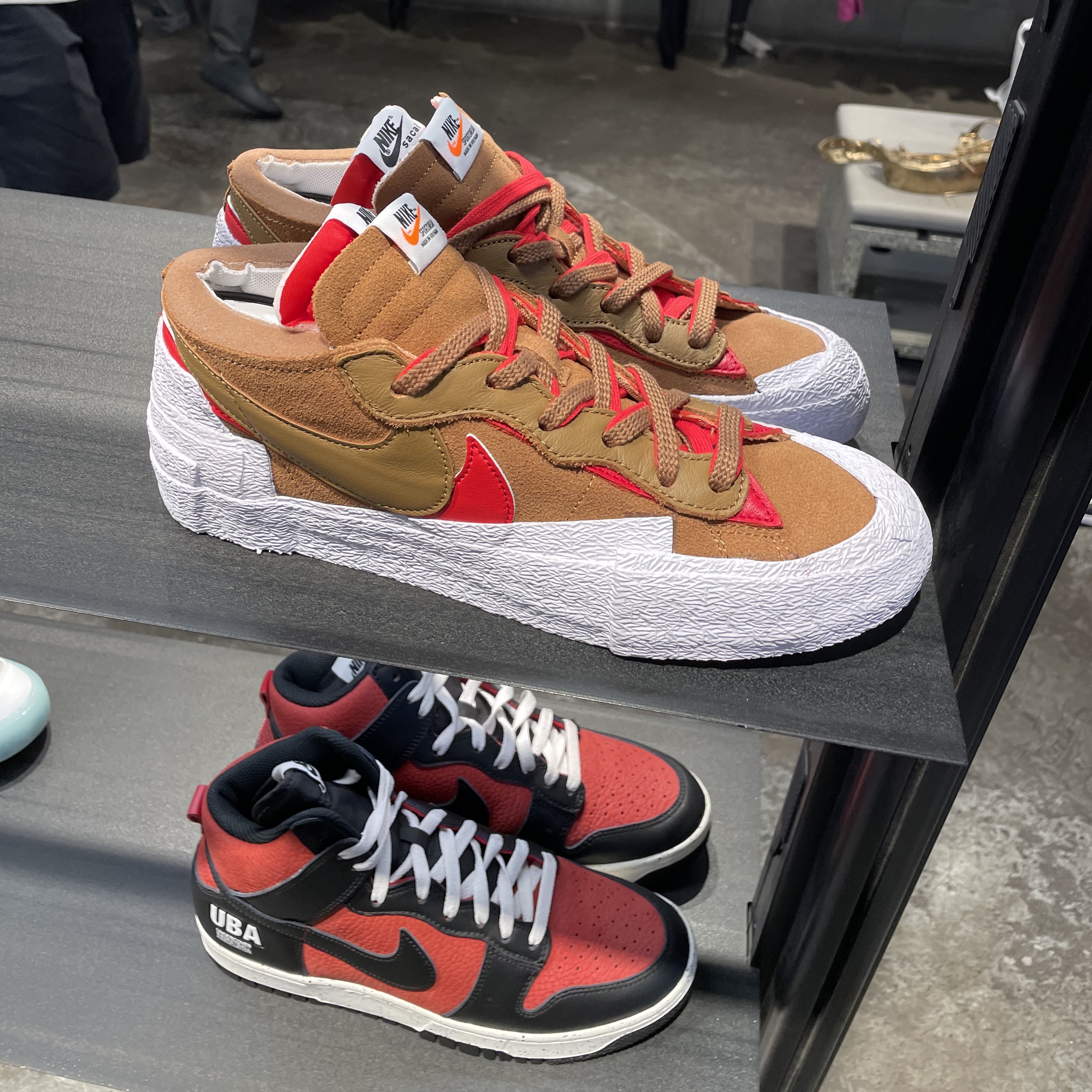 Nike x Sacai Blazer Low British Tan, Nike x Undercover Dunk High 1985 Gym Red 착용 스타일