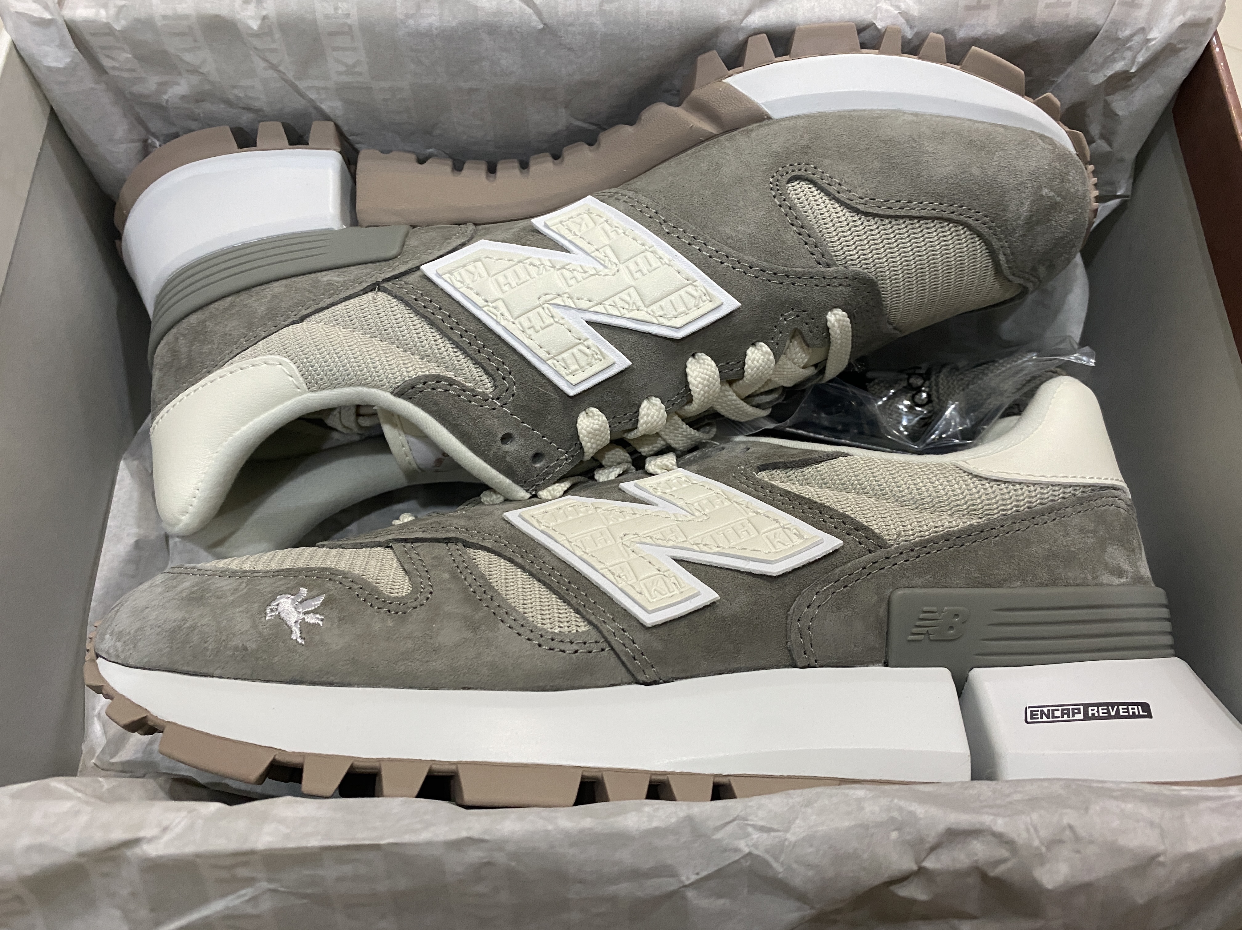 New Balance x Kith R_C 1300 10th Anniversary Elephant Skin 착용 스타일