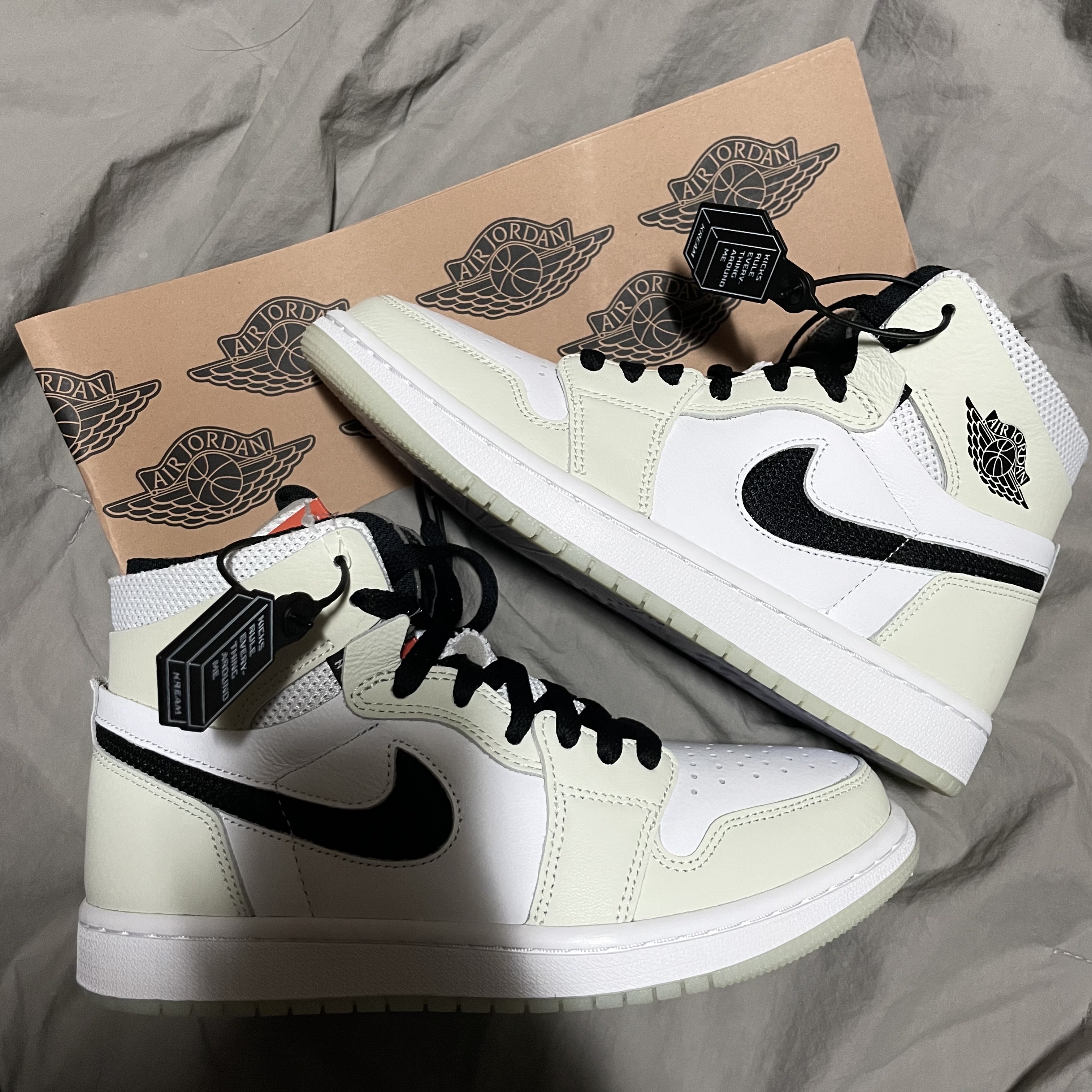 (W) Jordan 1 Zoom Air CMFT Light Bone 착용 스타일
