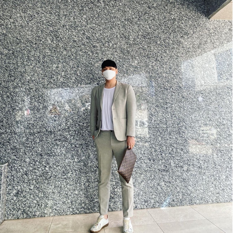 Maison Margiela Replica Paint Drop Sneakers 착용 스타일