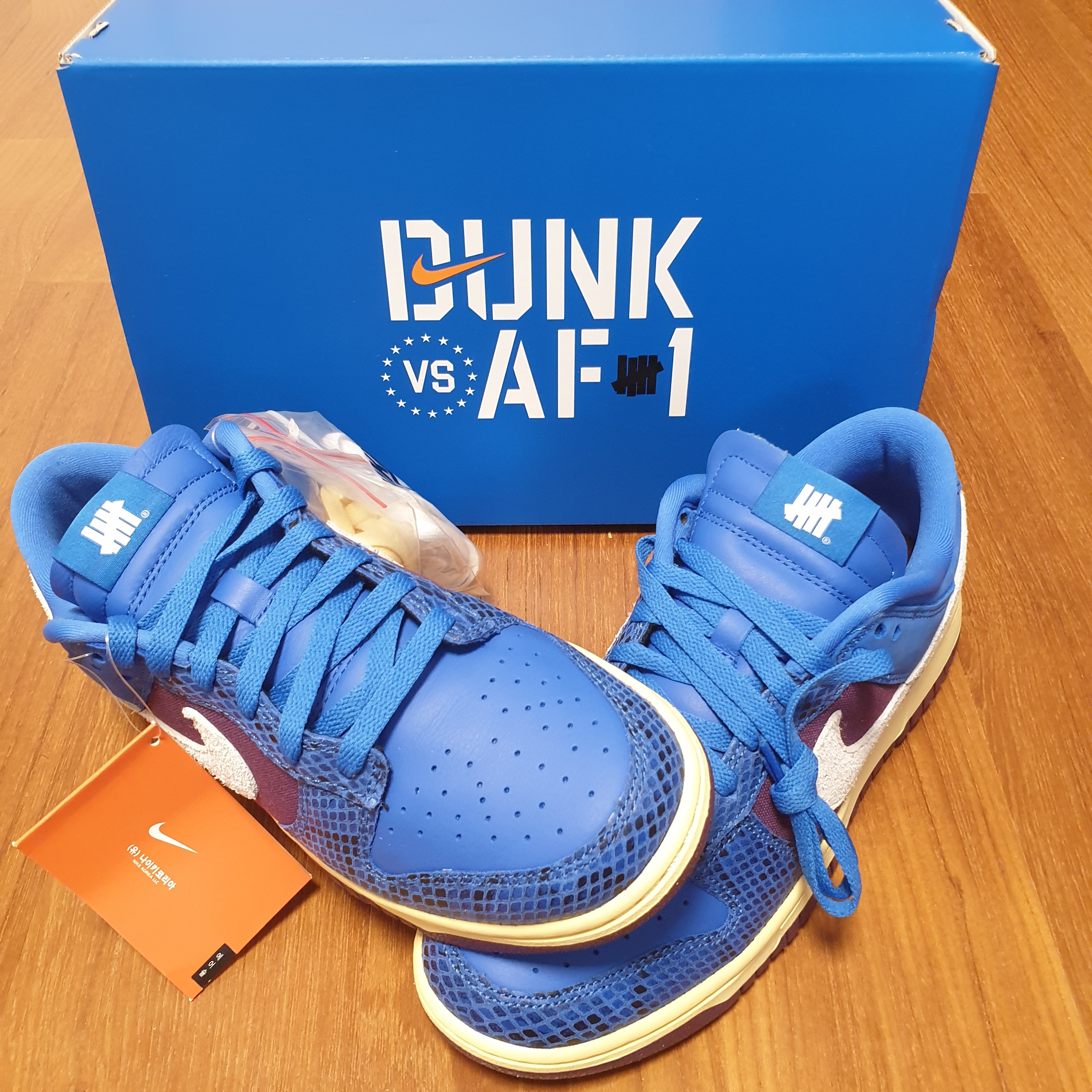 Nike x Undefeated Dunk Low SP 5 On It 착용 스타일 - 3