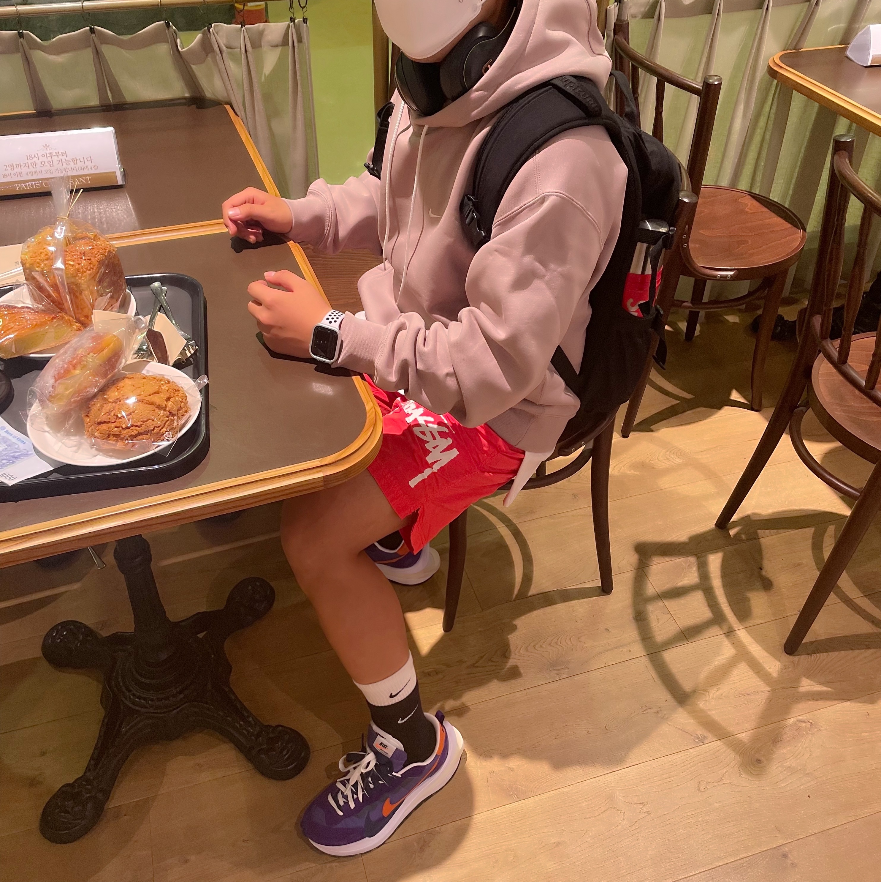 Nike x Sacai VaporWaffle Dark Iris, Nike Everyday Plus Cushioned Training Crew Socks Black White (Korean Ver.) 착용 스타일