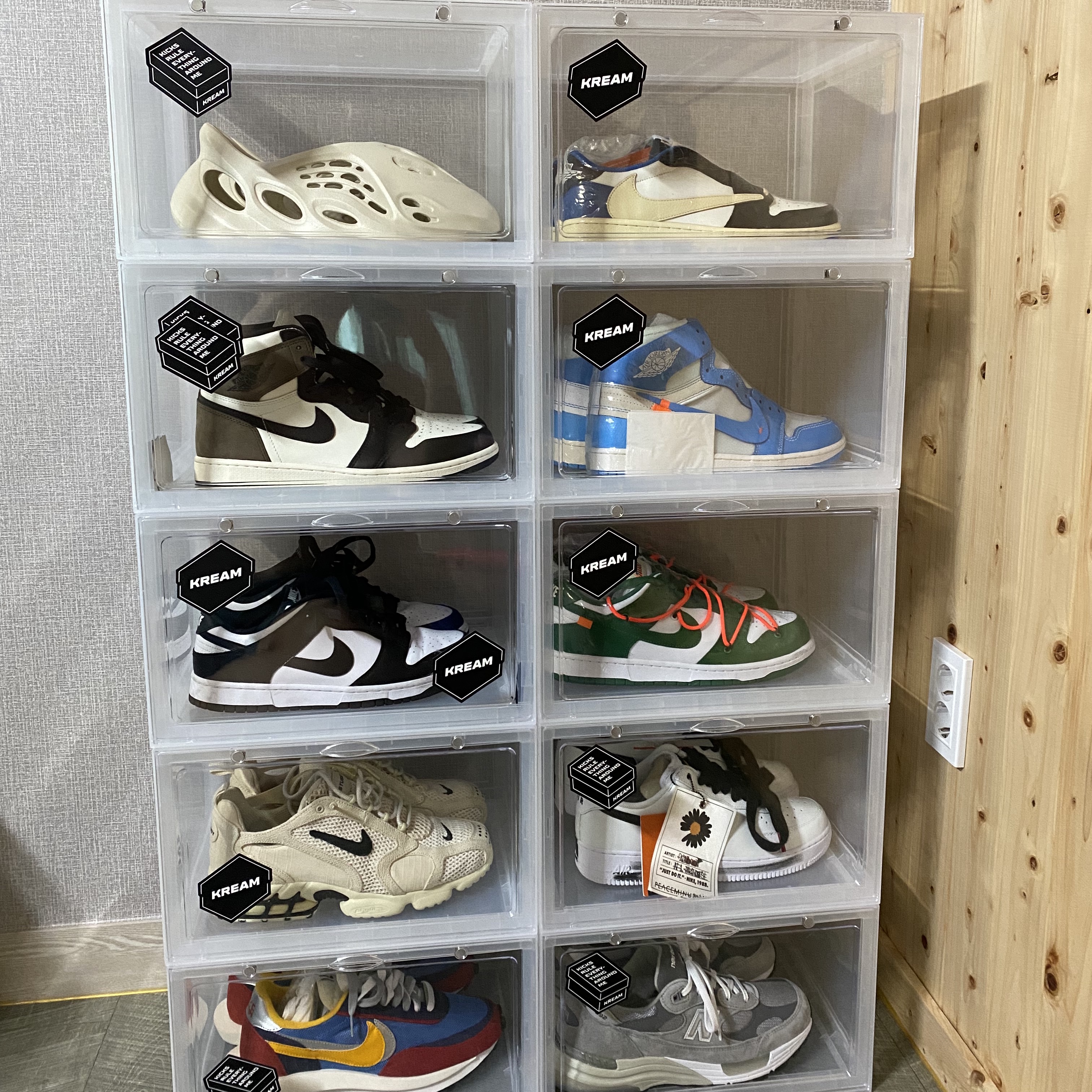Jordan 1 x Travis Scott x Fragment Retro Low OG SP Military Blue, Adidas Yeezy Foam RNNR Sand 착용 스타일