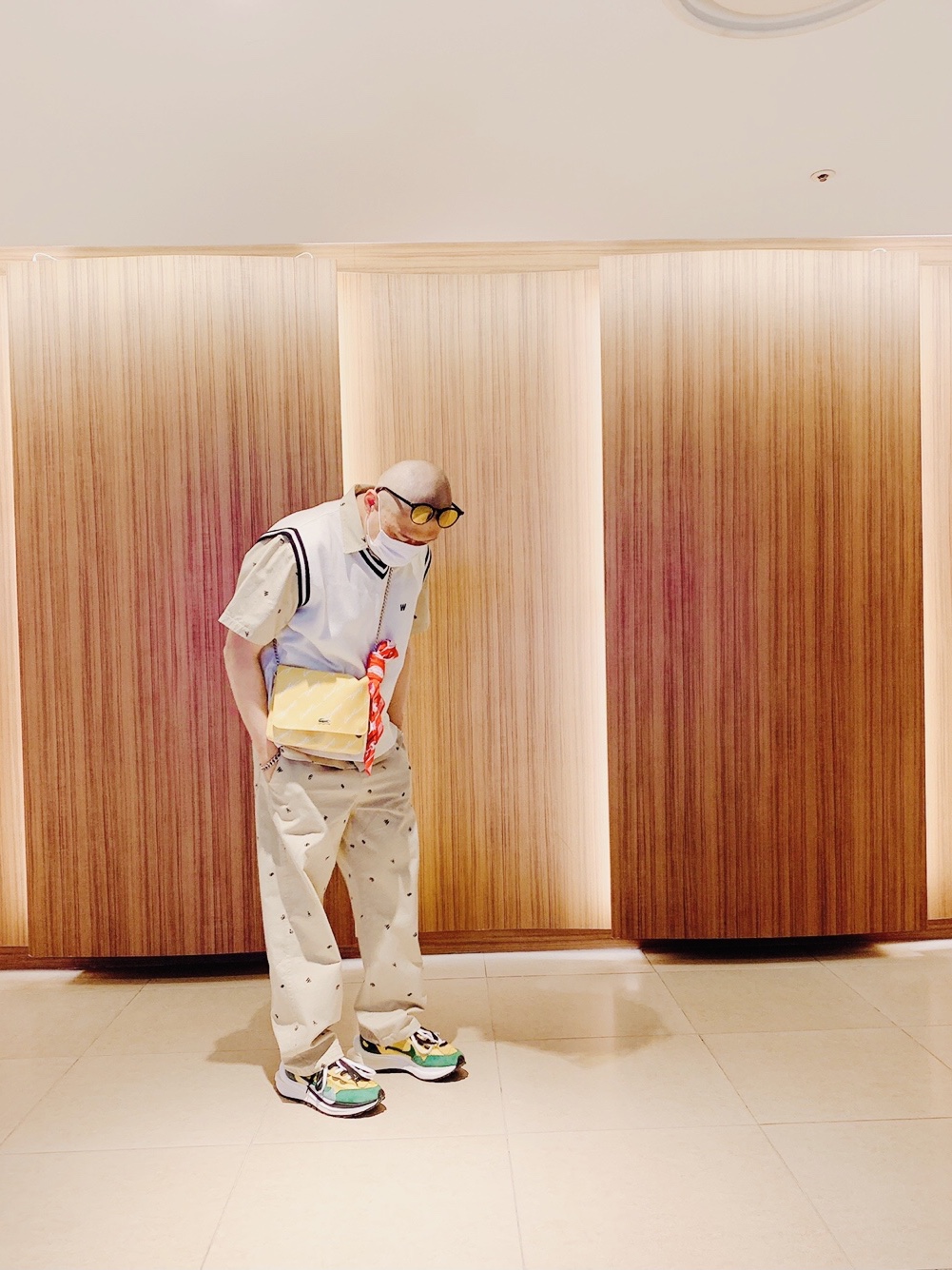 Nike x Sacai VaporWaffle Tour Yellow & Gorge Green Sail 착용 스타일 - 2