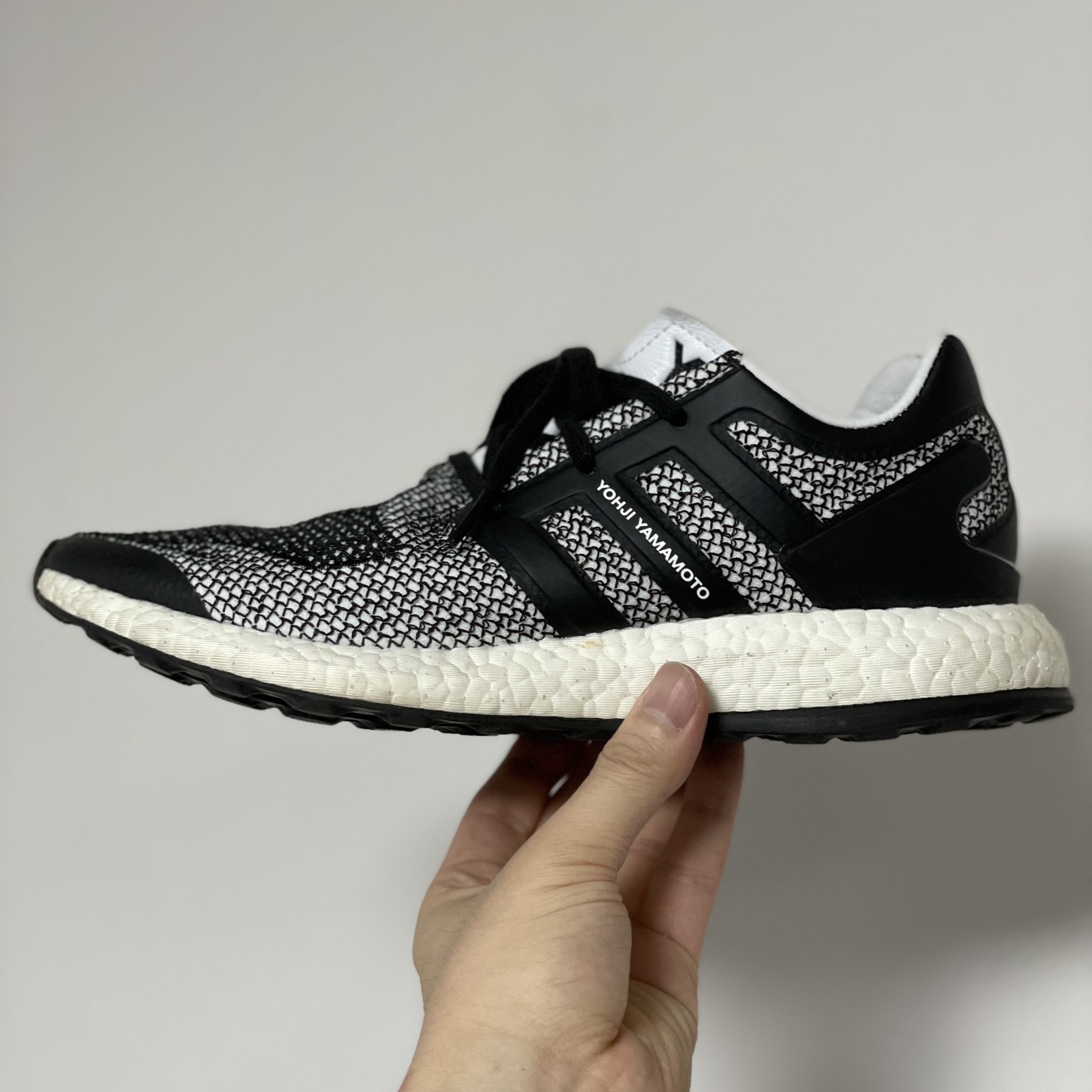 Y-3 Pureboost White Black 착용 스타일