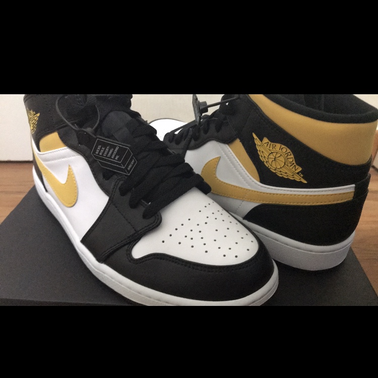 Jordan 1 Mid Pollen 착용 스타일