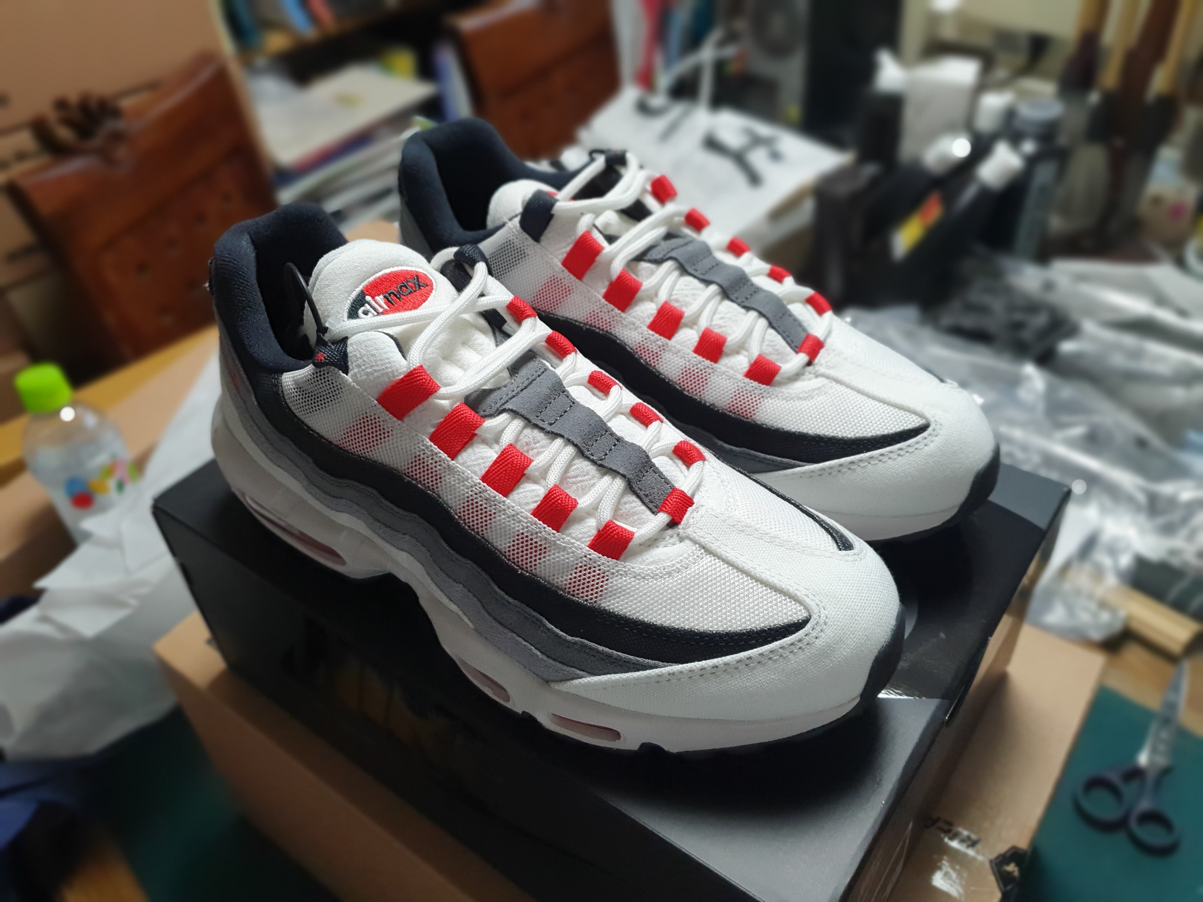 Nike Air Max 95 QS Smoke Grey 착용 스타일 - 1