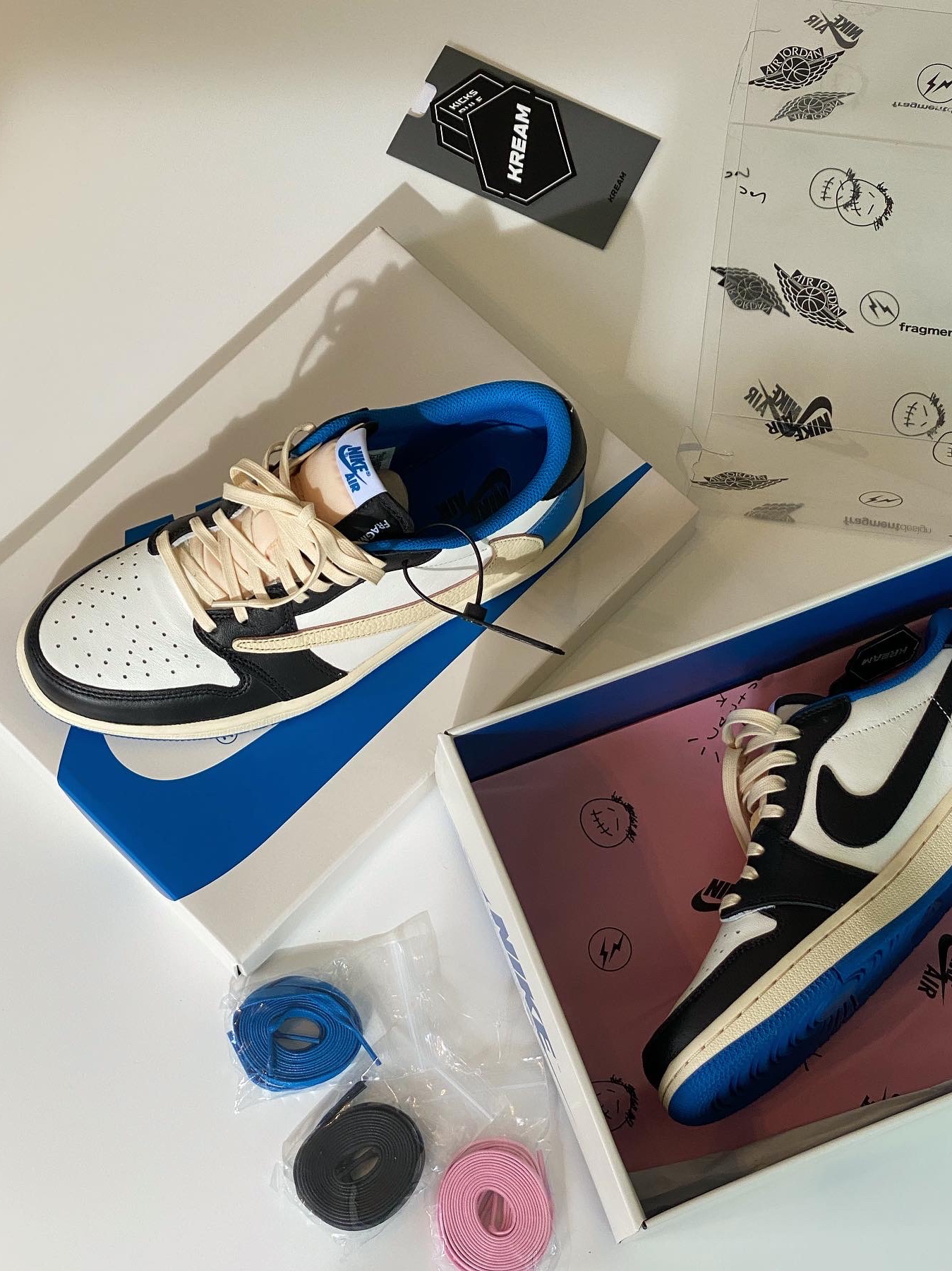 Jordan 1 x Travis Scott x Fragment Retro Low OG SP Military Blue 착용 스타일 - 2
