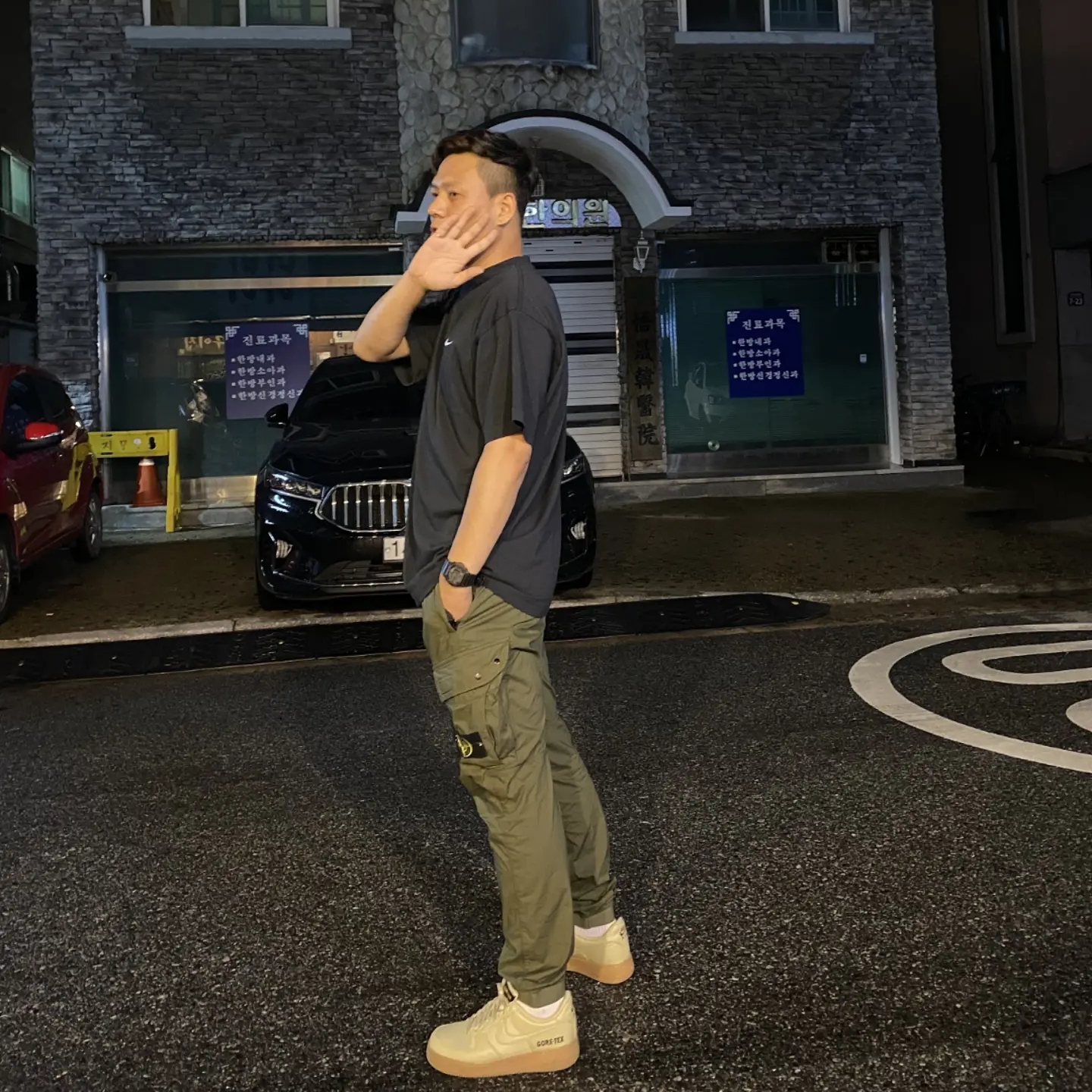Stone Island 31303 Cargo Pants Olive Green - 21SS, Nike NRG Solo Swoosh T-Shirt Black - US/EU 착용 스타일 - 2