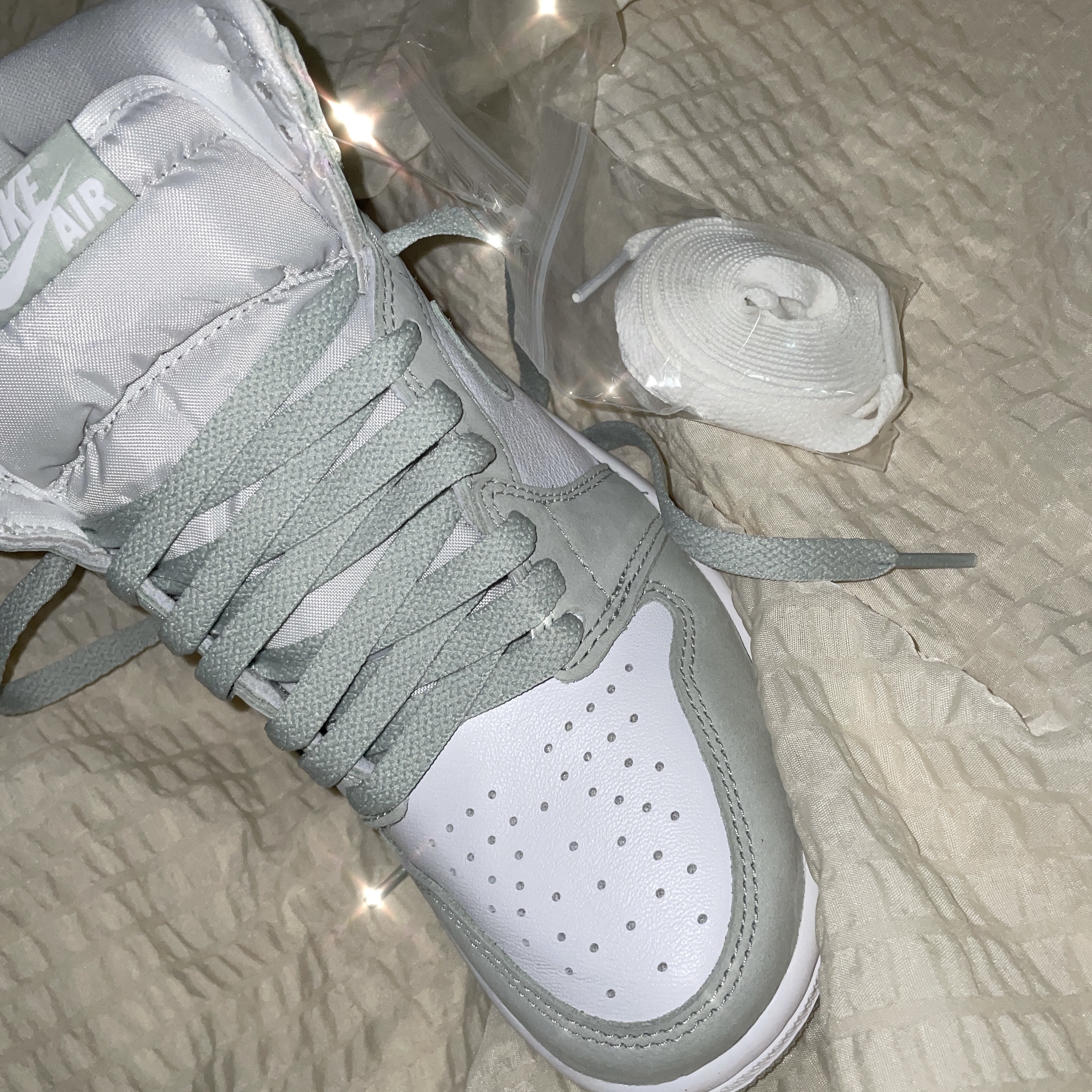 (W) Jordan 1 Retro High OG Seafoam 착용 스타일 - 1