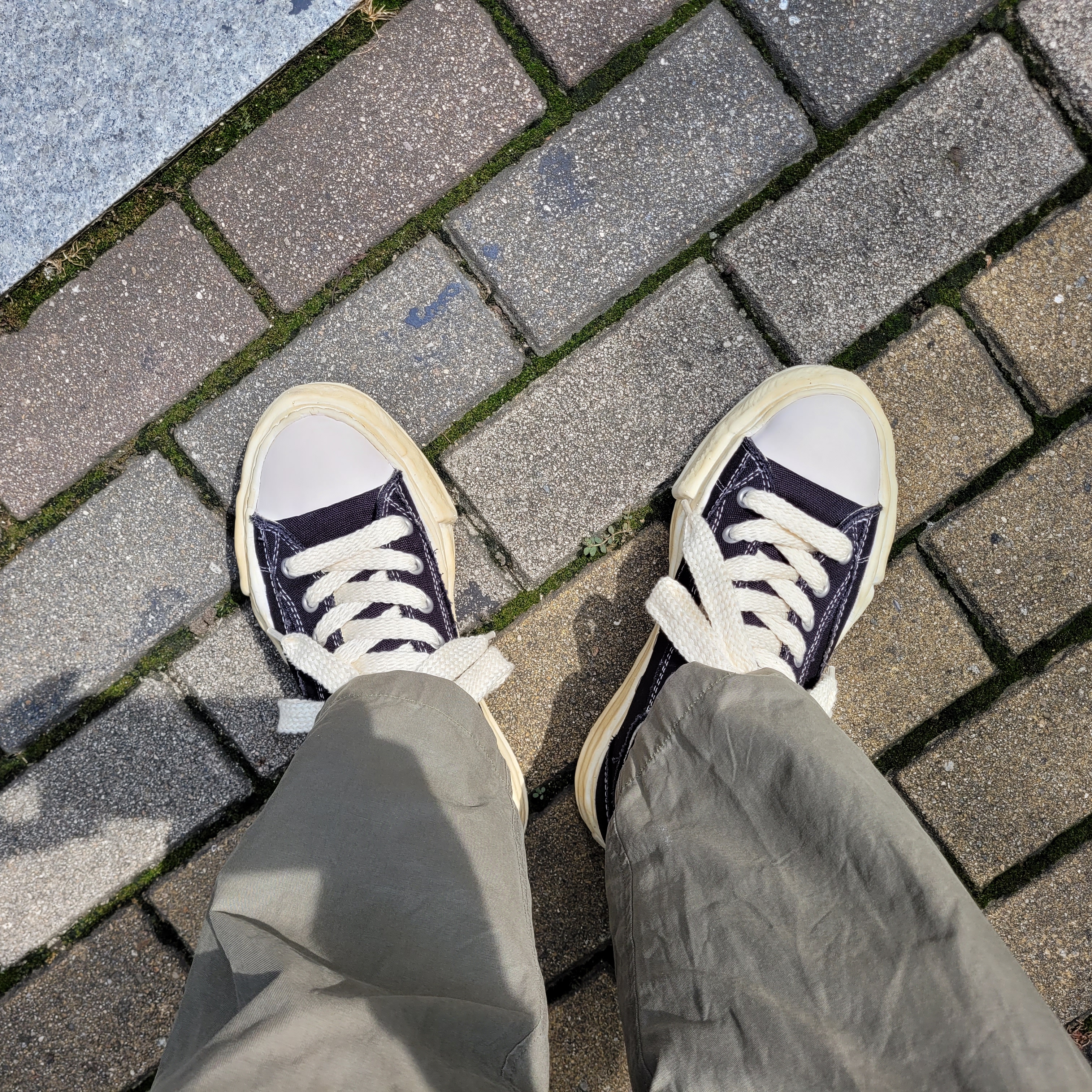 Maison Mihara Yasuhiro Peterson OG Sole OD Canvas Low-top Sneakers Black 착용 스타일