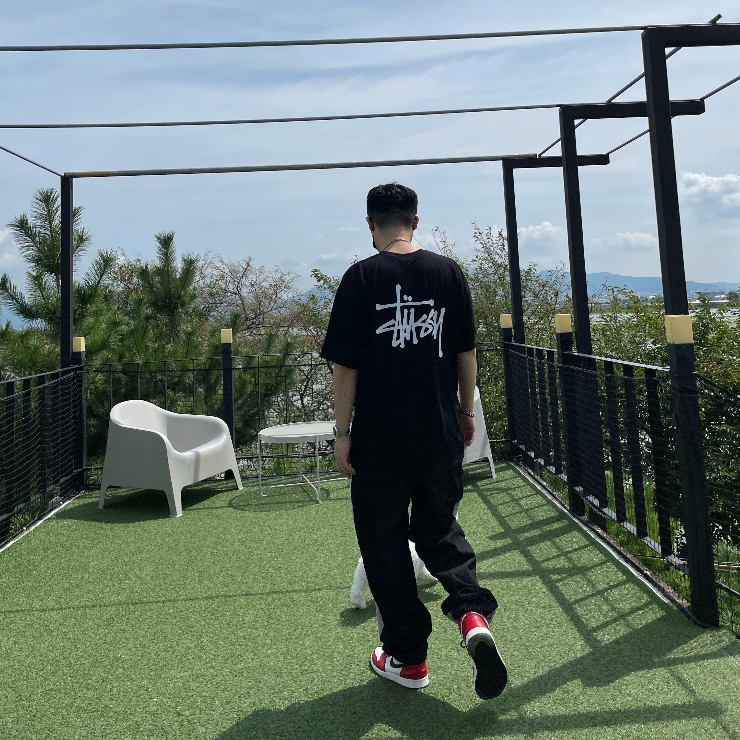 Stussy Basic Stussy T-Shirt Black 2021, Jordan 1 Retro High OG Defiant SB LA to Chicago 착용 스타일 - 1