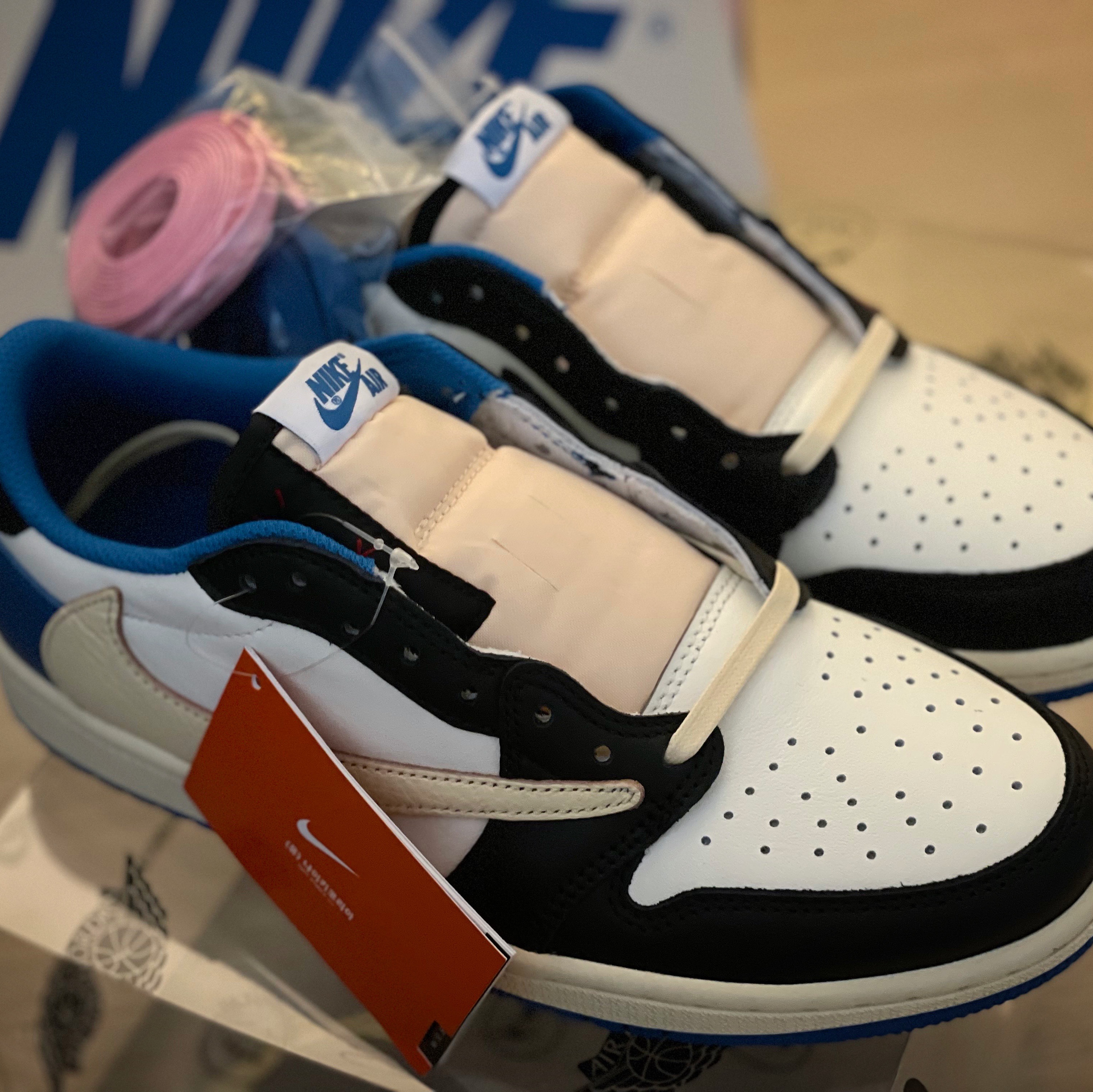 Jordan 1 x Travis Scott x Fragment Retro Low OG SP Military Blue 착용 스타일