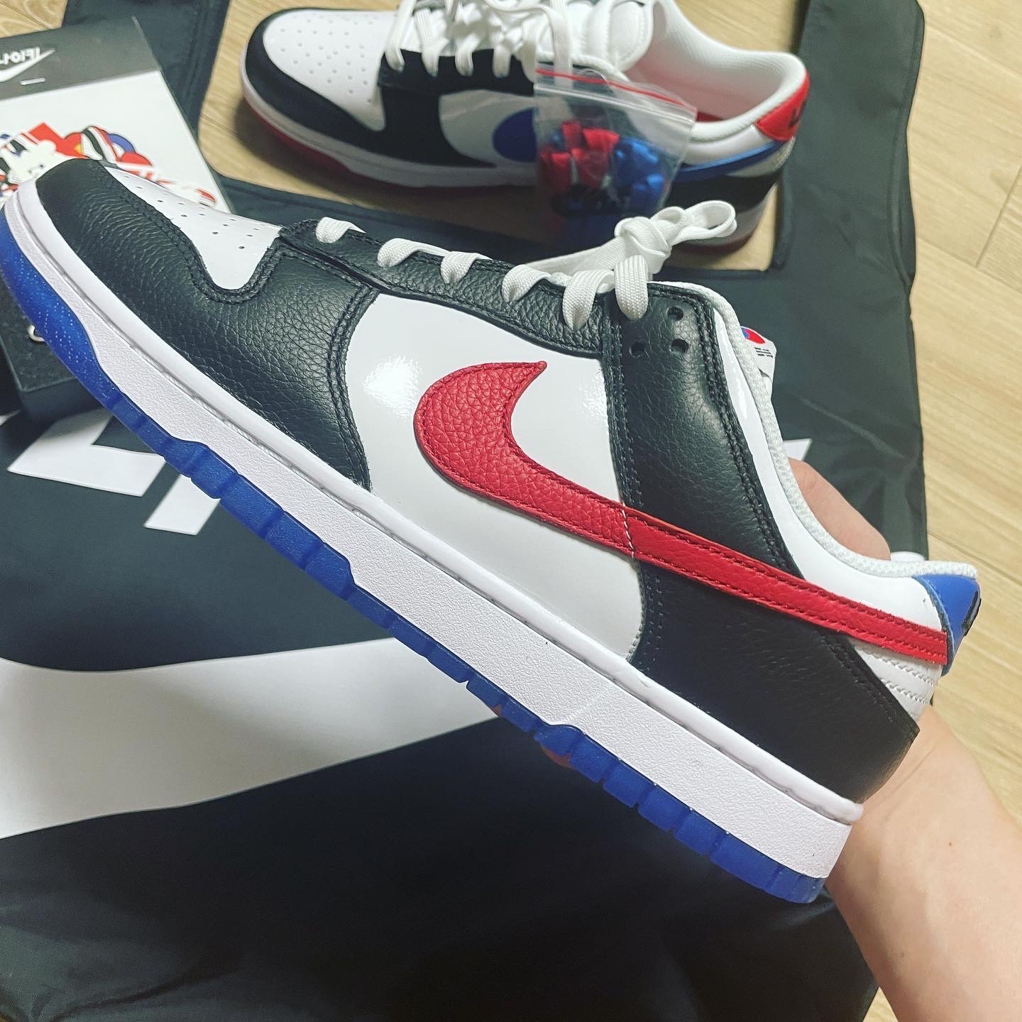 Nike Dunk Low SE Seoul (With Special Gift) 착용 스타일 - 3