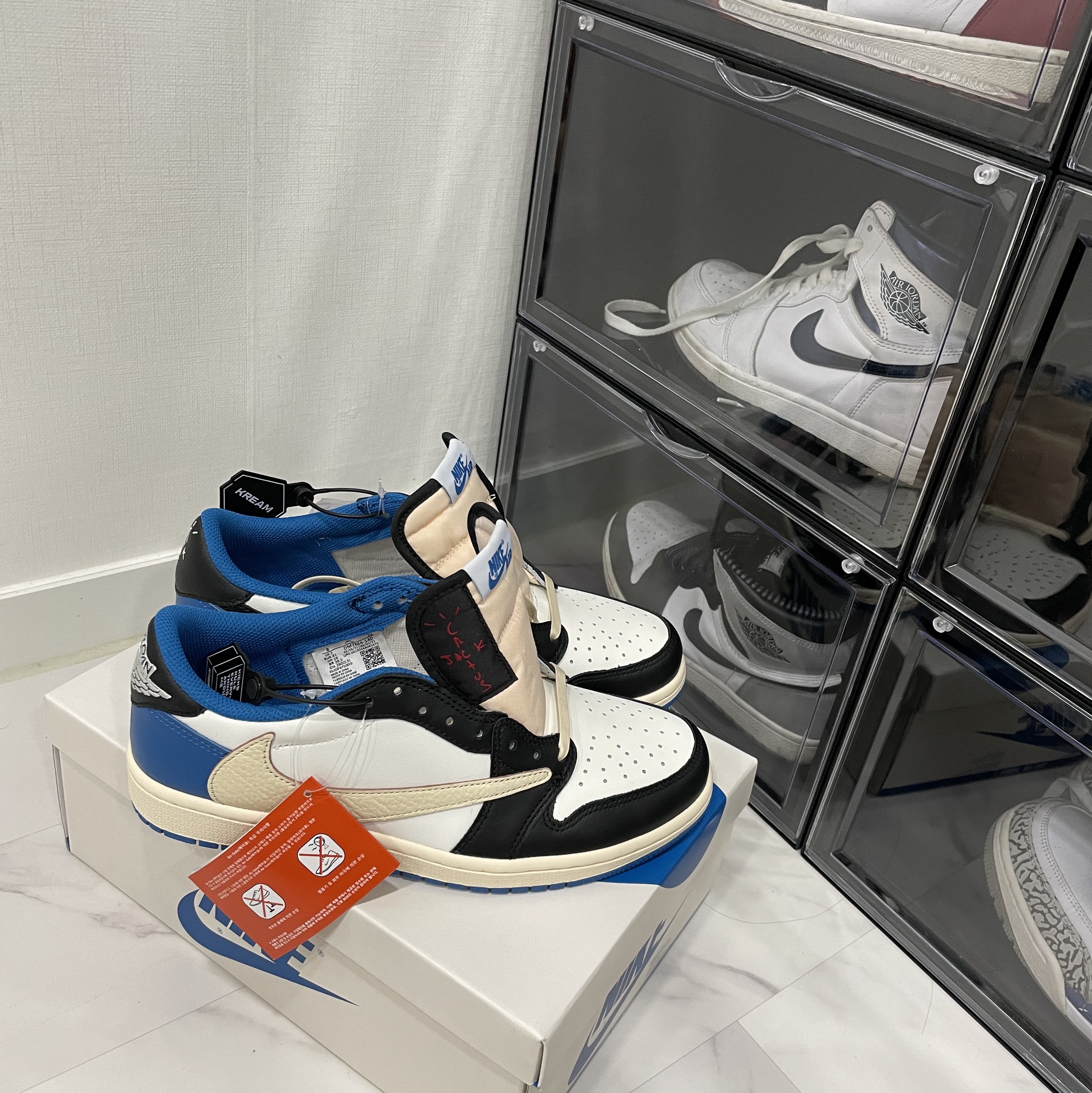 Jordan 1 x Travis Scott x Fragment Retro Low OG SP Military Blue, Jordan 1 Retro Metallic Navy 2016 착용 스타일