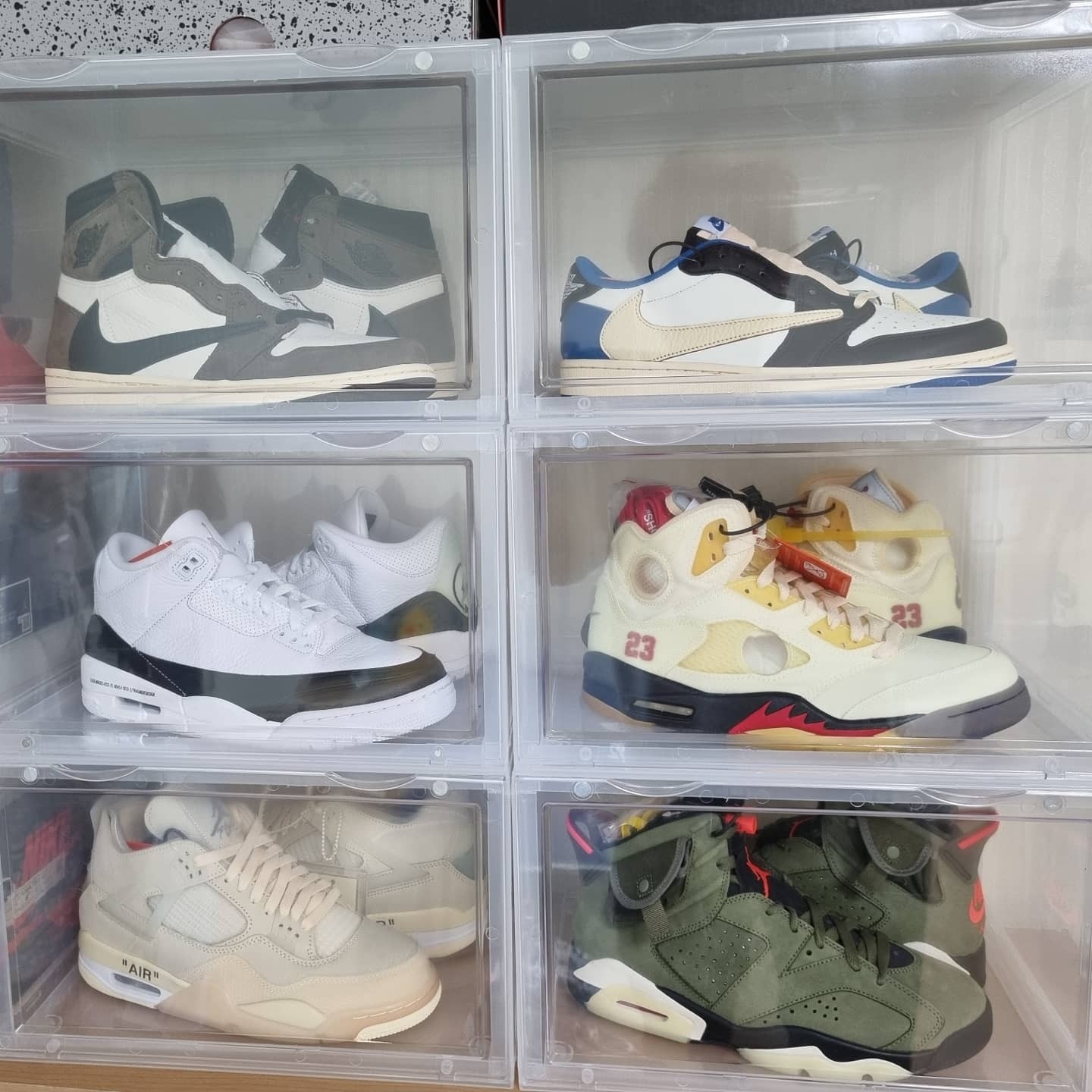 Jordan 1 x Travis Scott x Fragment Retro Low OG SP Military Blue, Jordan 1 x Travis Scott Retro High OG SP Mocha 착용 스타일 - 2
