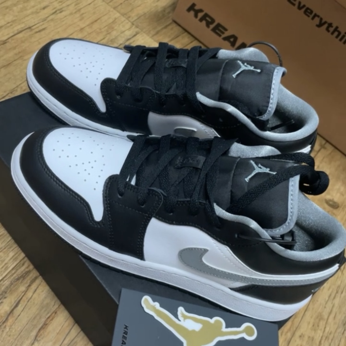 (GS) Jordan 1 Low Black Particle Grey 착용 스타일
