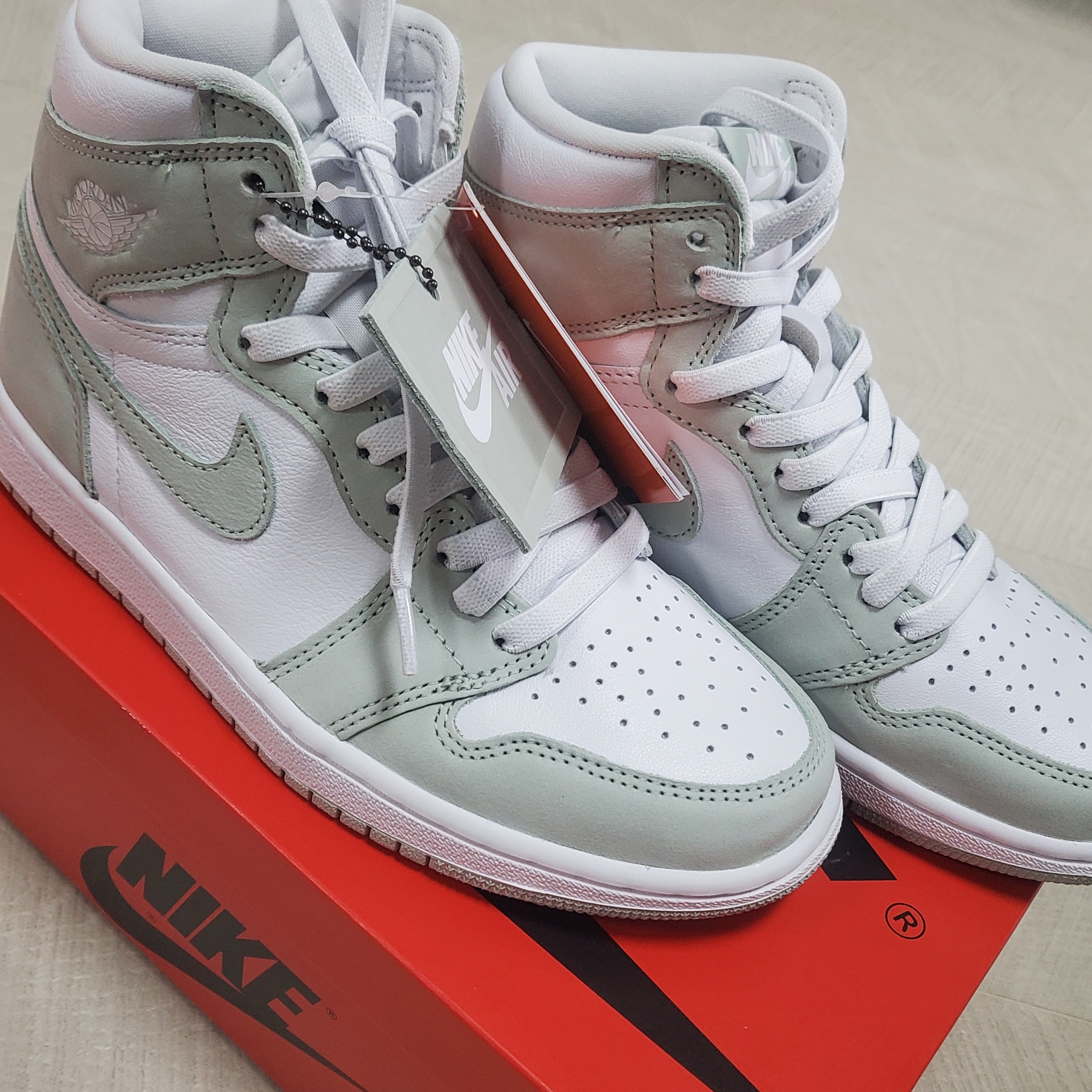 (W) Jordan 1 Retro High OG Seafoam 착용 스타일
