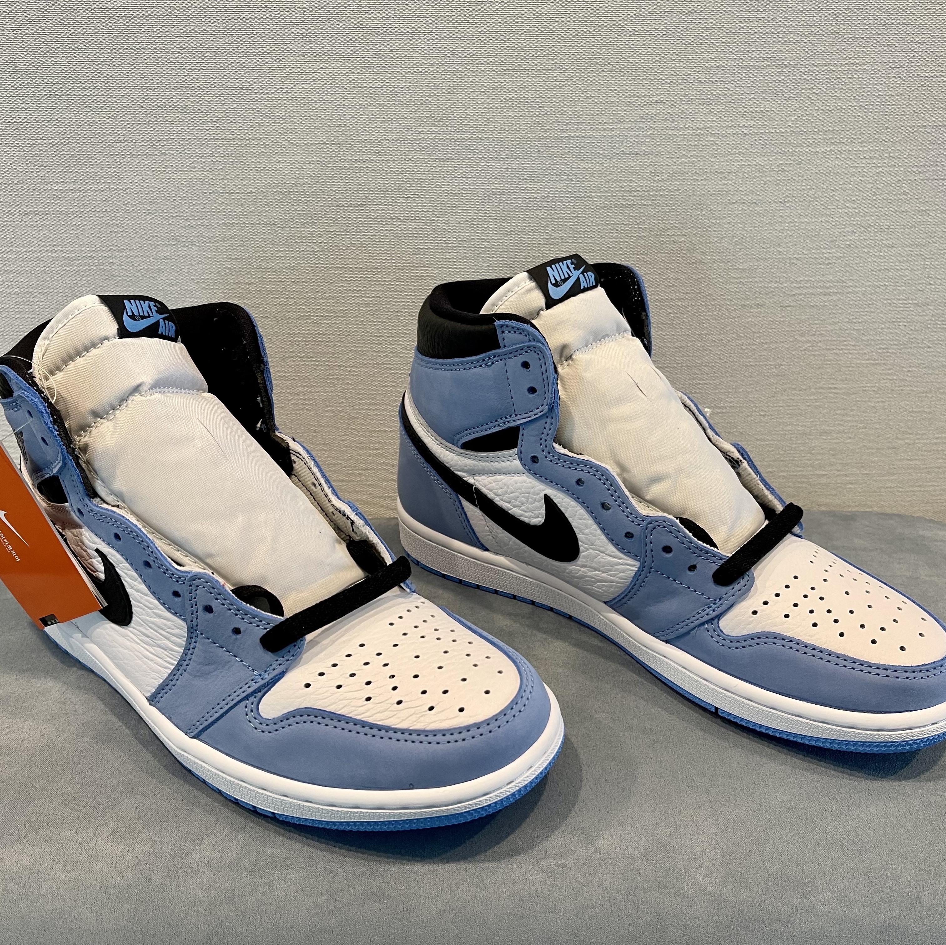 Jordan 1 Retro High OG University Blue 착용 스타일