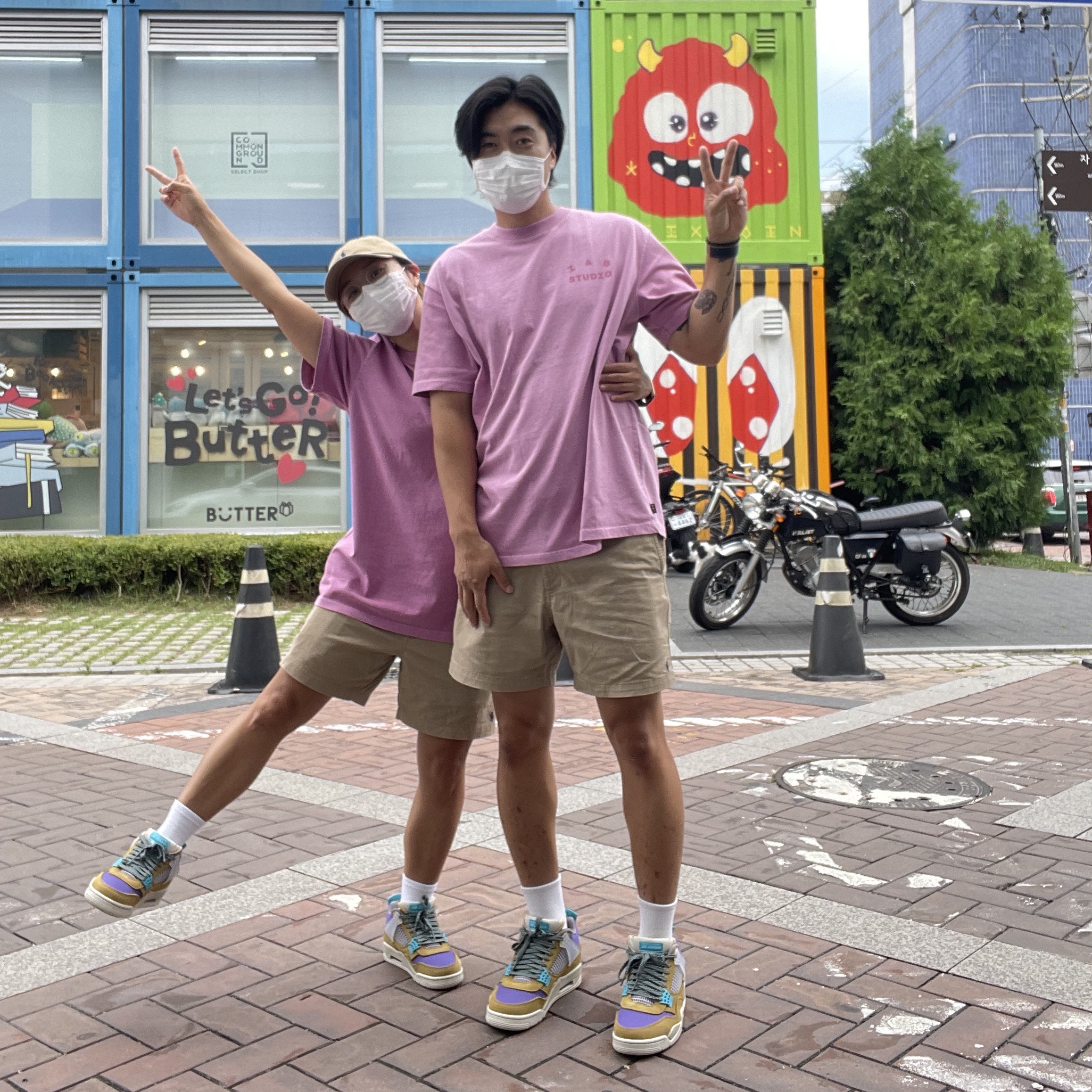 IAB Studio Pigment T-Shirt Magenta, Jordan 4 x Union Retro SP Desert Moss 착용 스타일