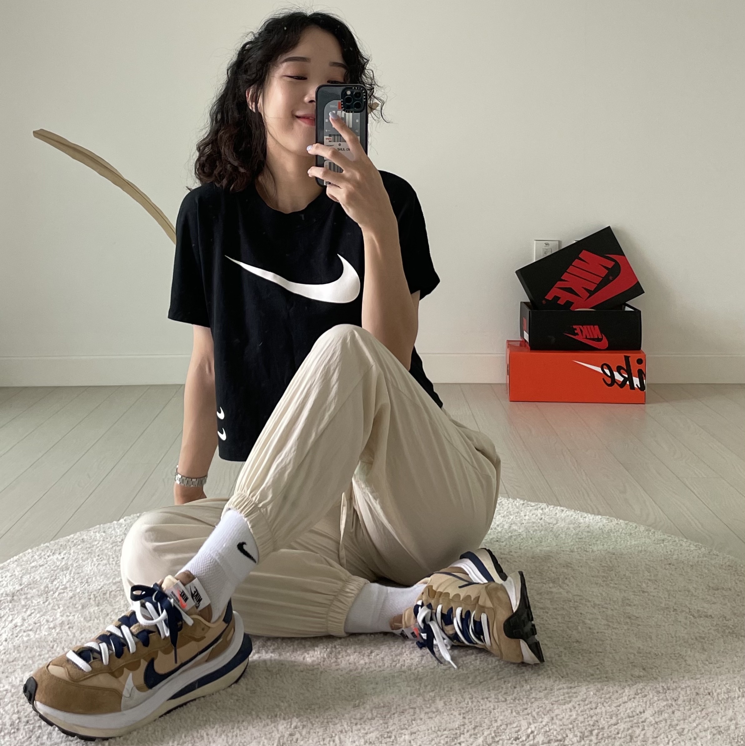 Nike x Sacai VaporWaffle Sesame and Blue Void 착용 스타일