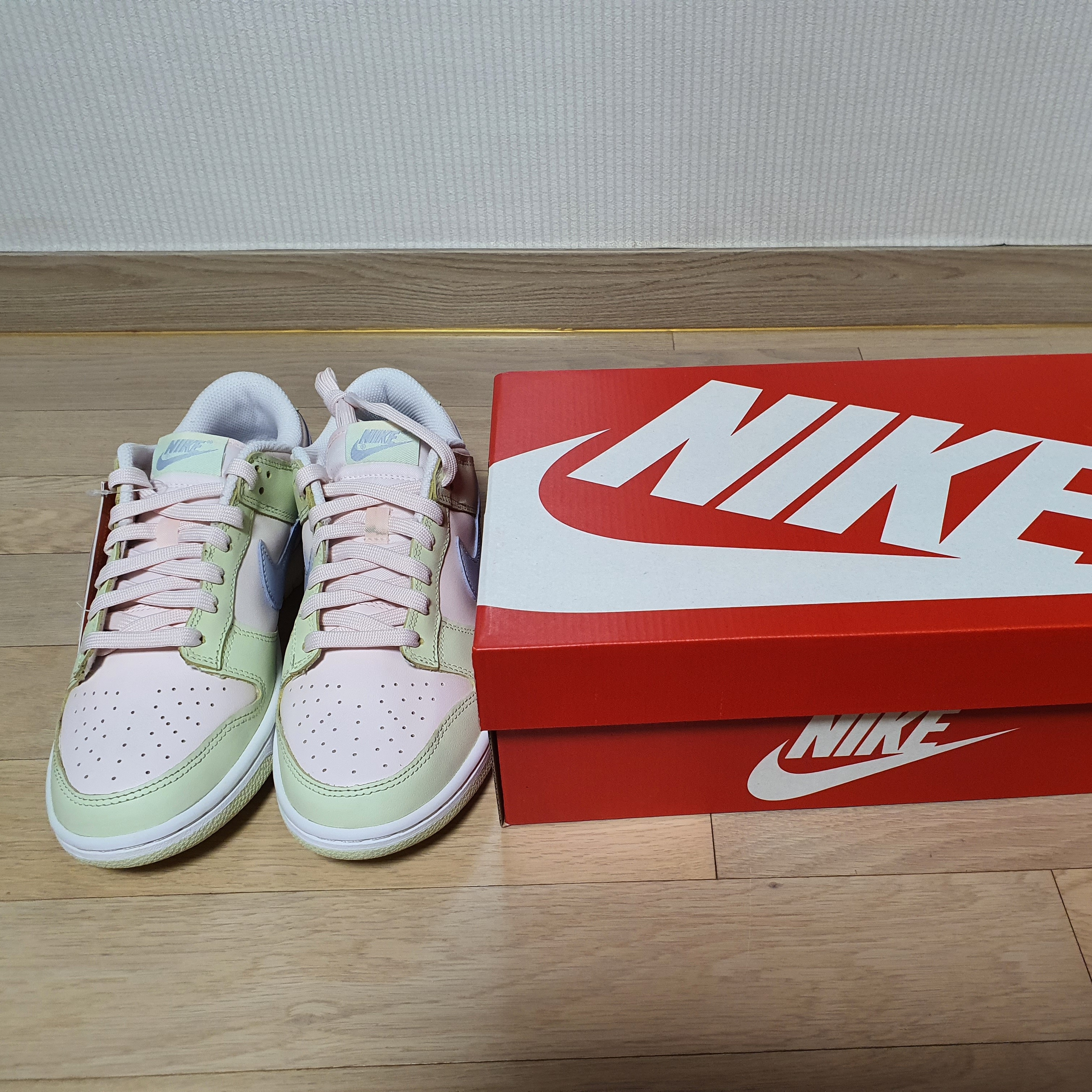 (W) Nike Dunk Low Light Soft Pink 착용 스타일 - 2