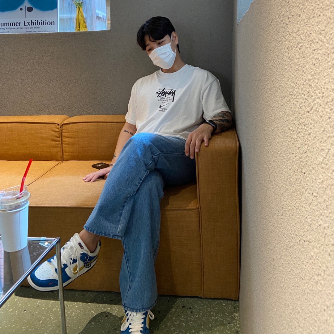 Nike x Kasina Dunk Low 80's Bus, Nike x Stussy WT T-Shirt White - Asia 착용 스타일 - 1