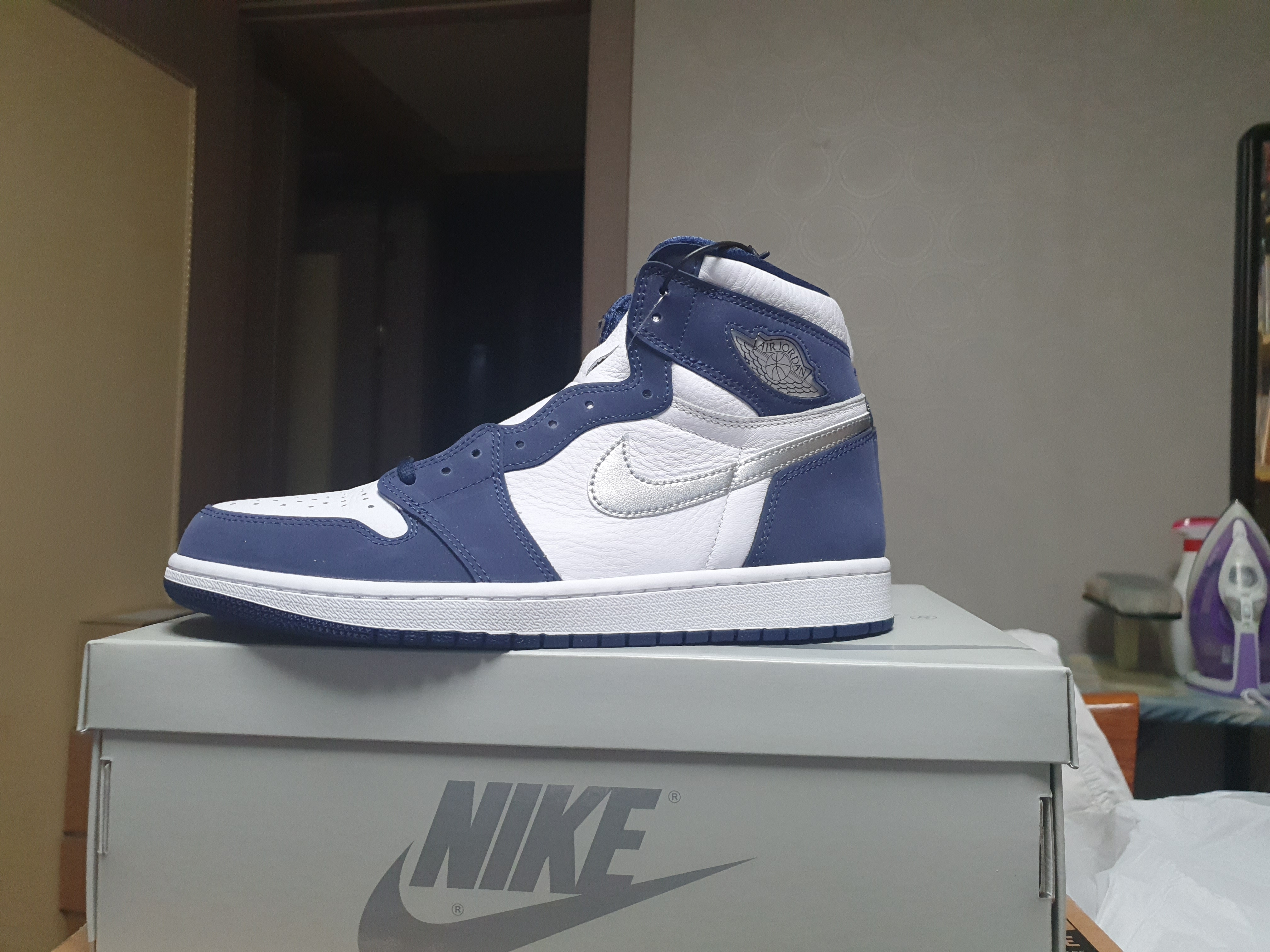 Jordan 1 Retro High OG CO.JP Midnight Navy 착용 스타일 - 2