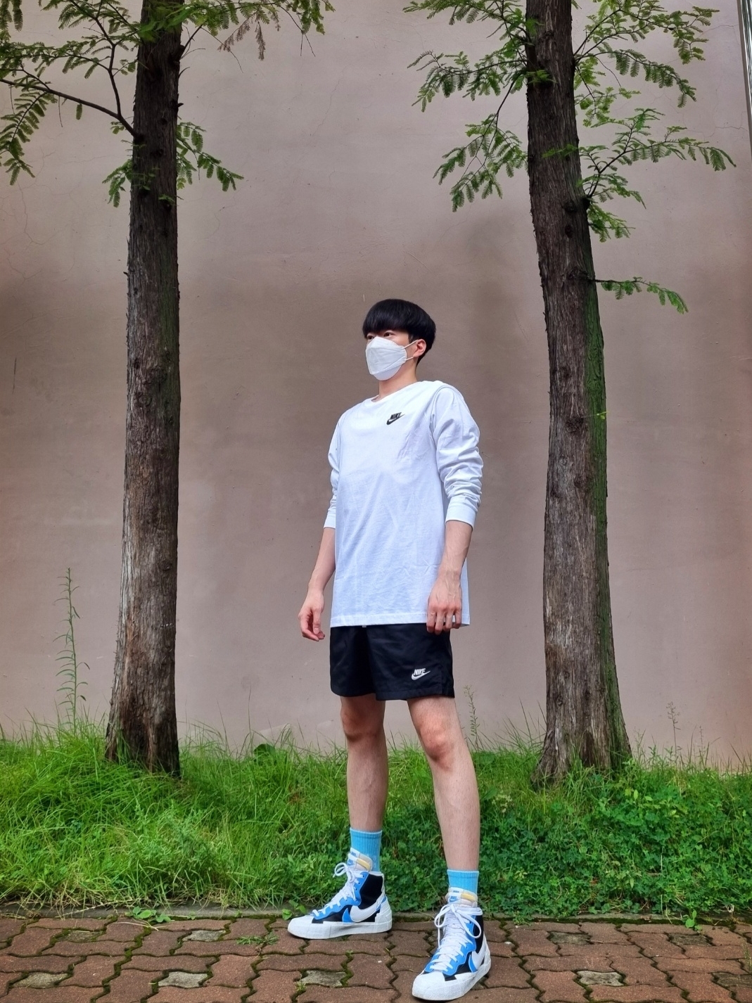 Nike x Sacai Blazer Mid White Black Legend Blue, IAB Studio Socks Pack White Purple Cyan 착용 스타일
