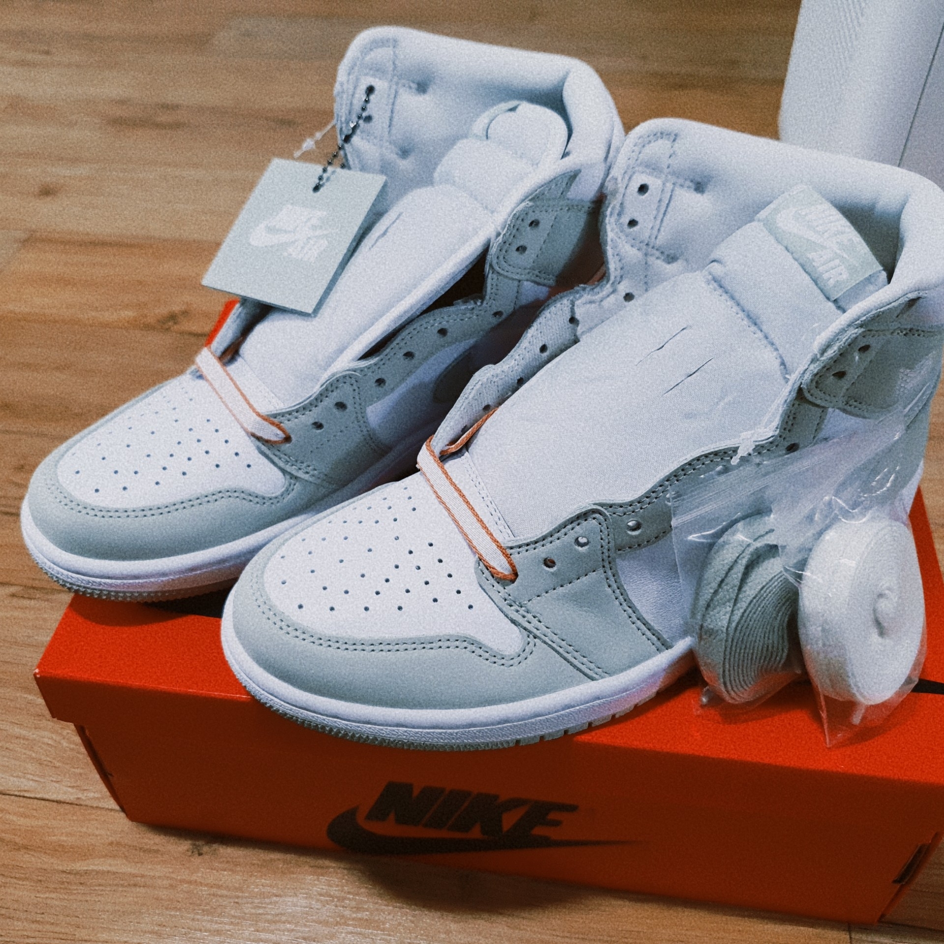 (W) Jordan 1 Retro High OG Seafoam 착용 스타일 - 3