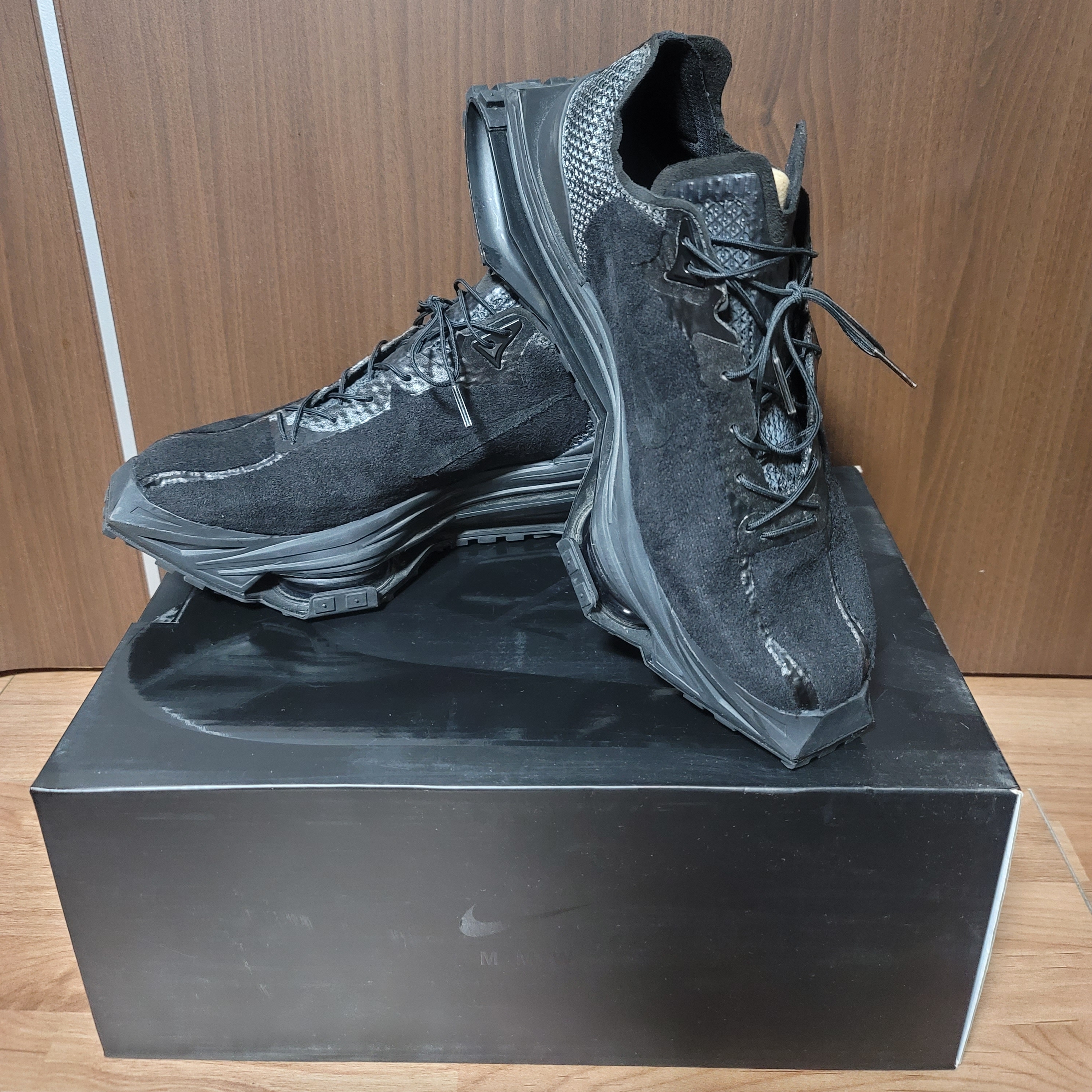 Nike x Matthew M Williams Zoom 004 Triple Black 착용 스타일 - 2