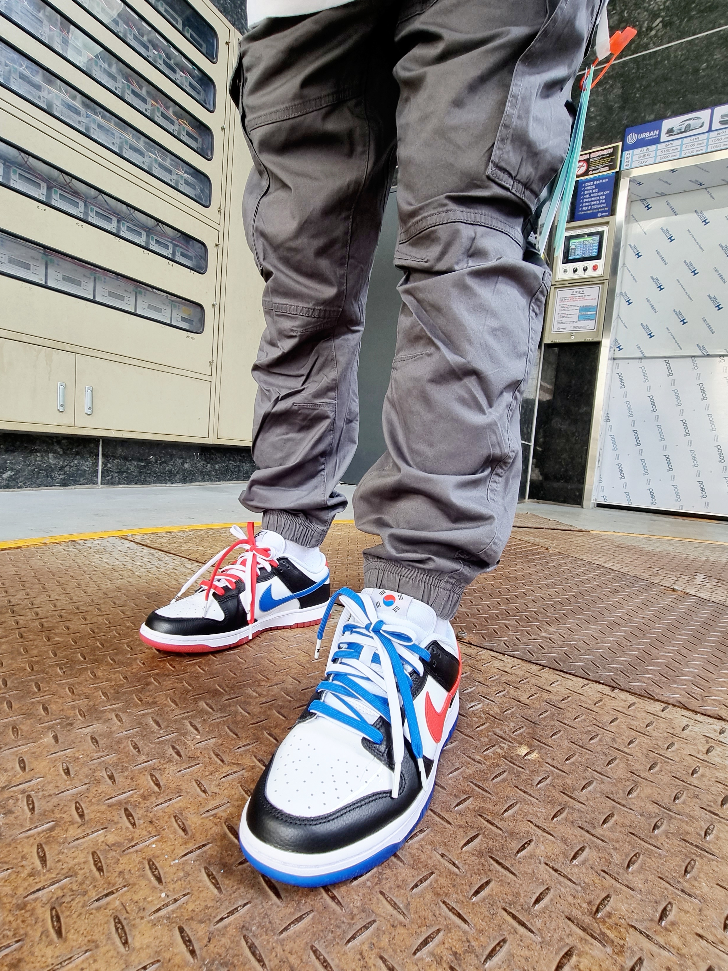 Nike Dunk Low SE Seoul 착용 스타일 - 3