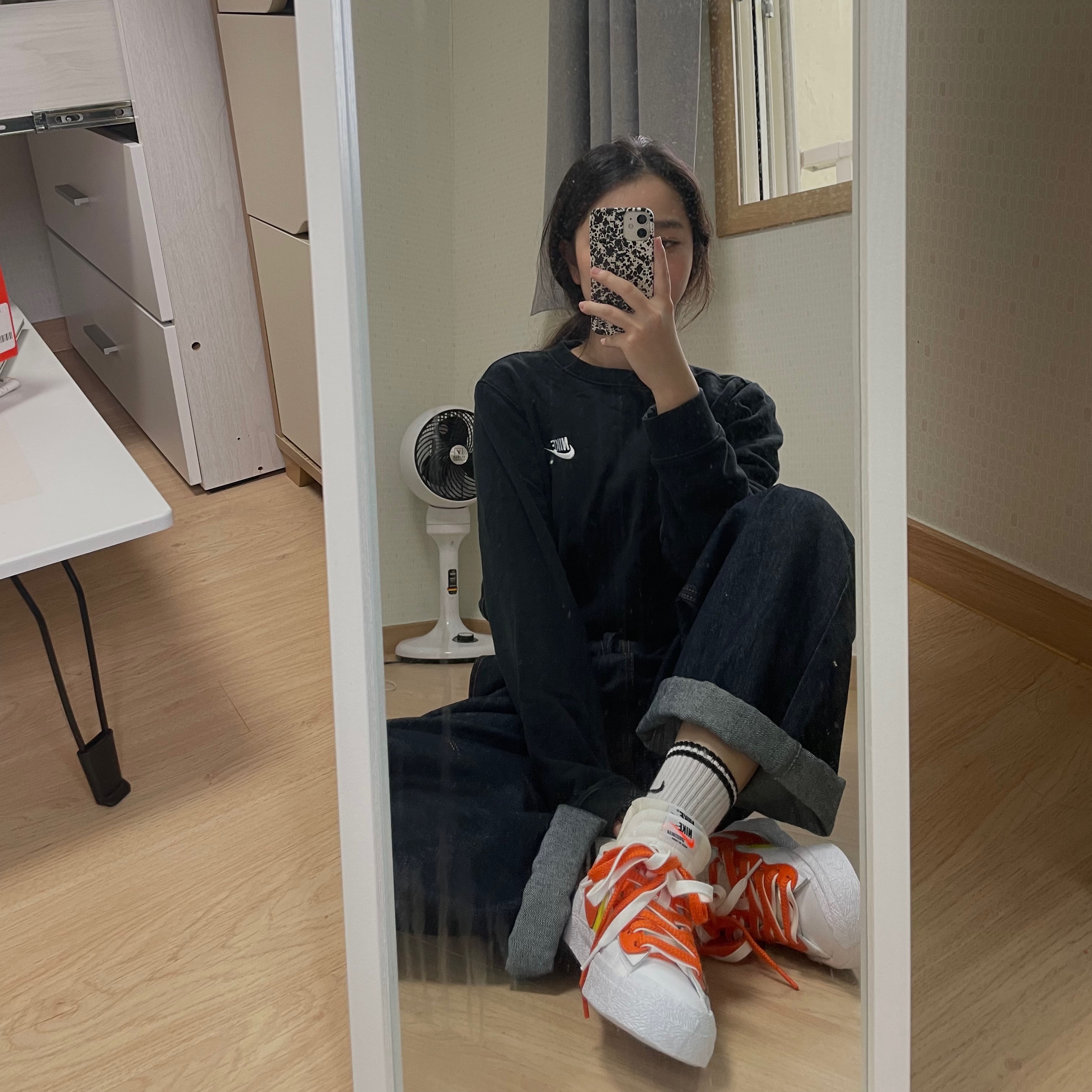 Nike x Sacai Blazer Low Magma Orange 착용 스타일