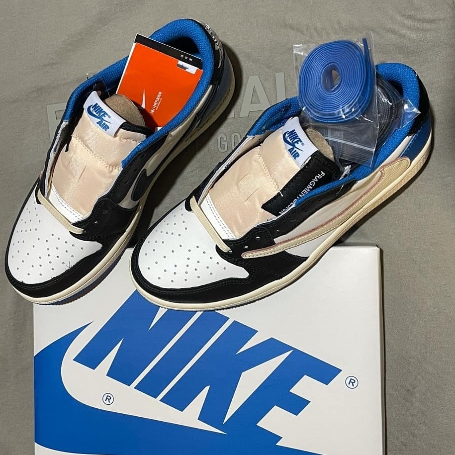 Jordan 1 x Travis Scott x Fragment Retro Low OG SP Military Blue, Essentials Short Sleeve Polo Moss - 21SS 착용 스타일