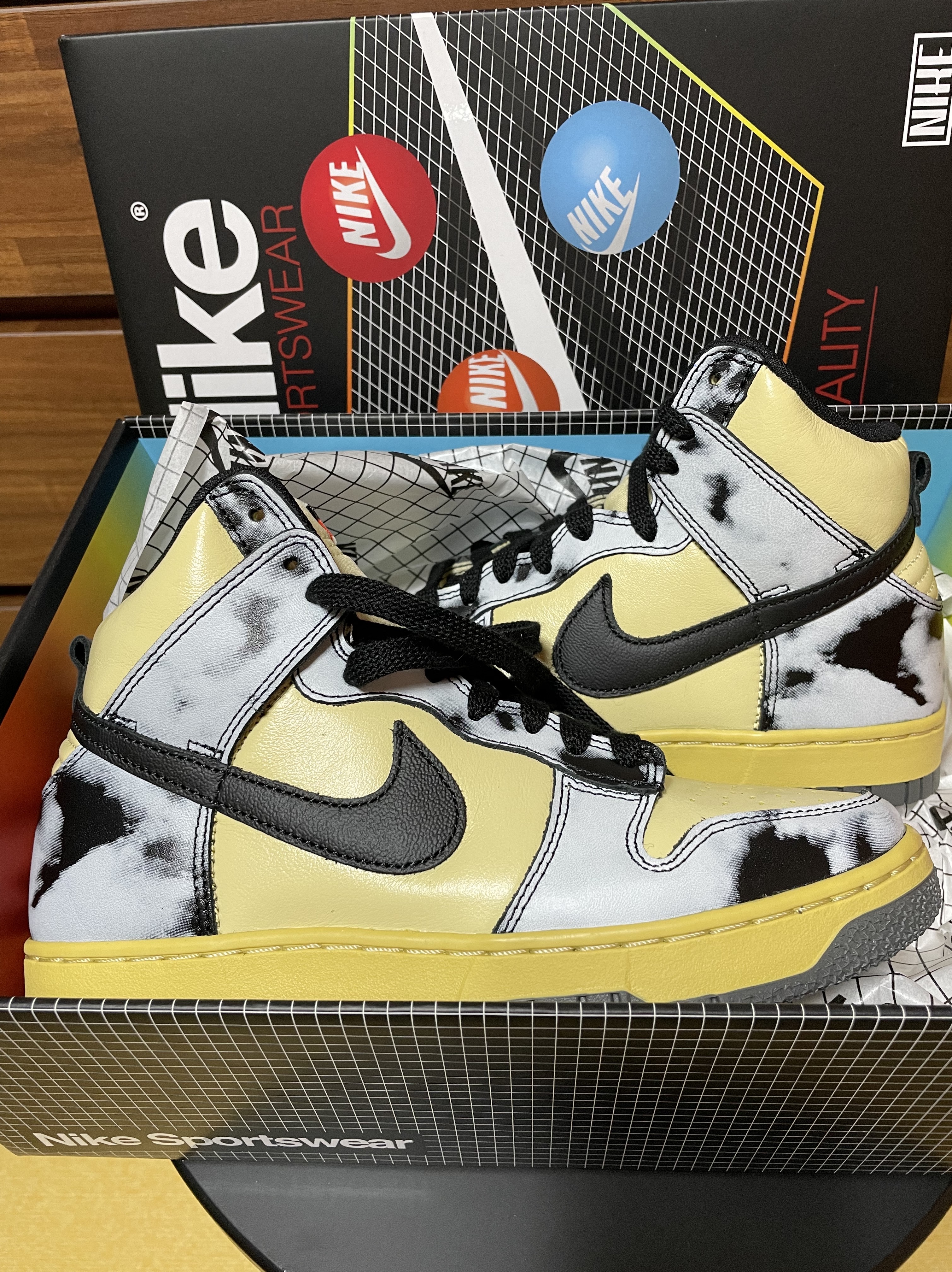 Nike Dunk High 1985 SP Black Acid Wash 착용 스타일 - 2