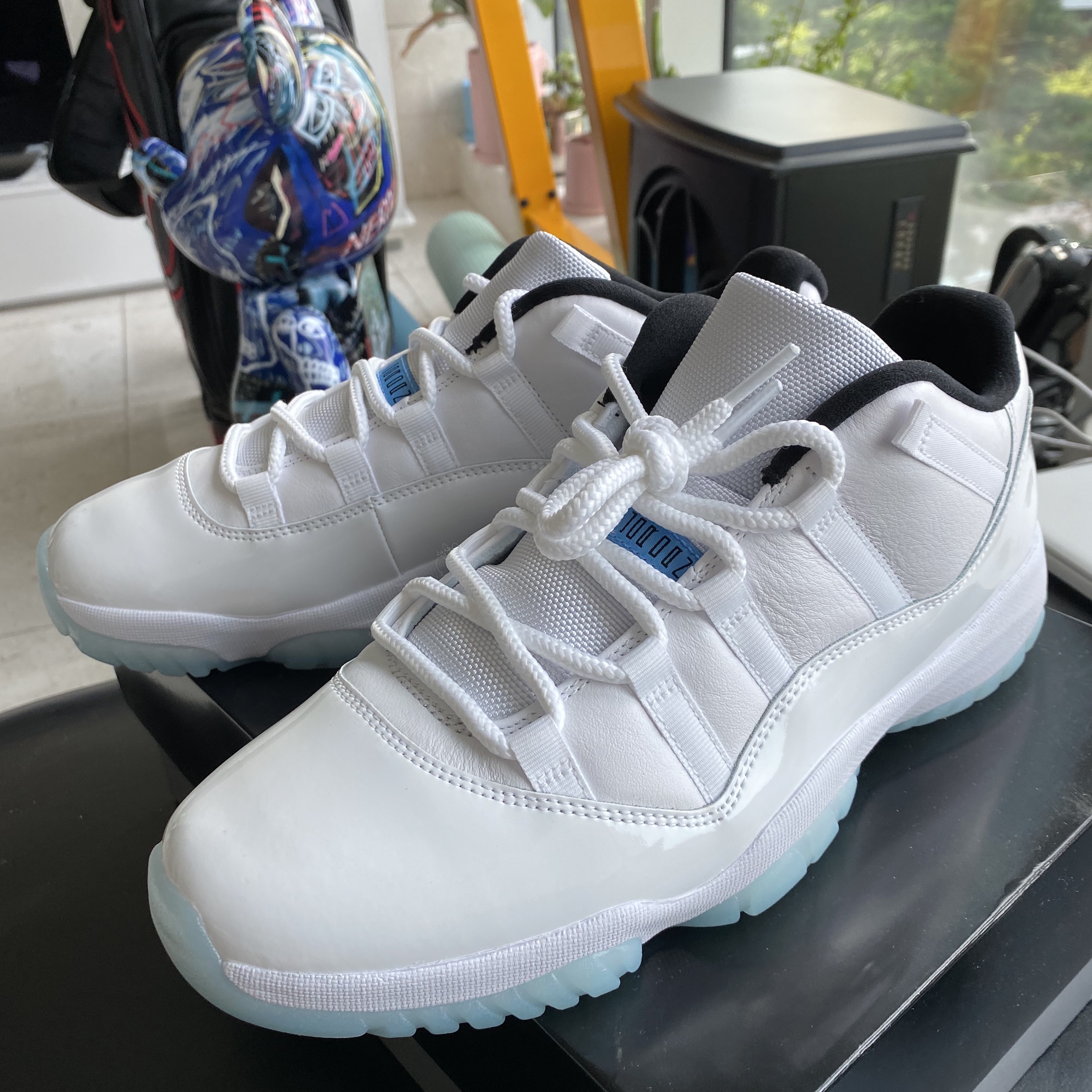 Jordan 11 Retro Low Legend Blue 착용 스타일
