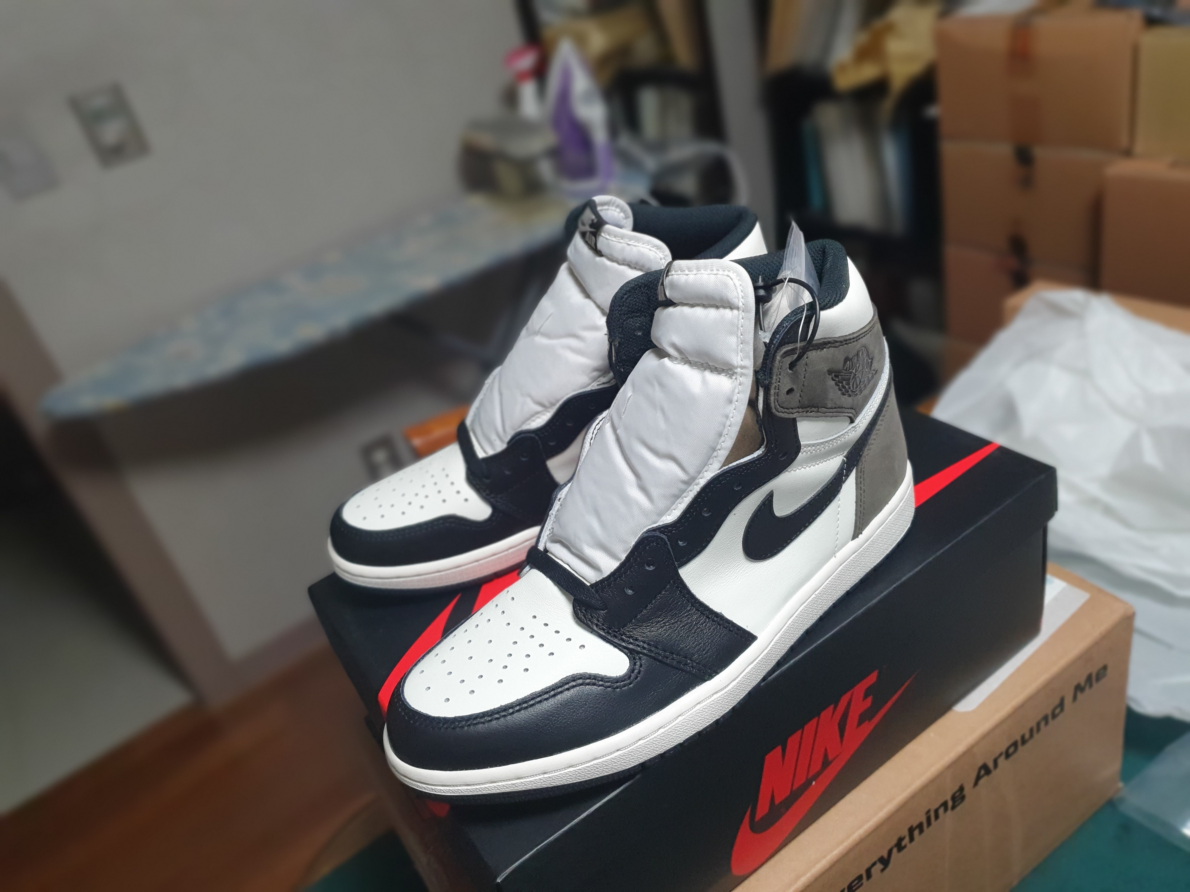 Jordan 1 Retro High OG Black Mocha 착용 스타일 - 1