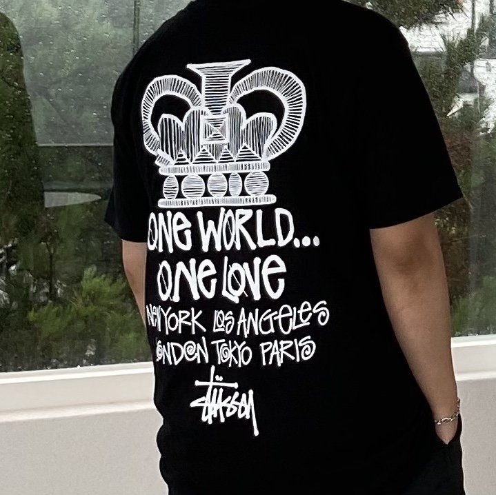 Stussy One World T-Shirt Black, Nike x Sacai VaporWaffle Tour Yellow & Gorge Green Sail 착용 스타일 - 2