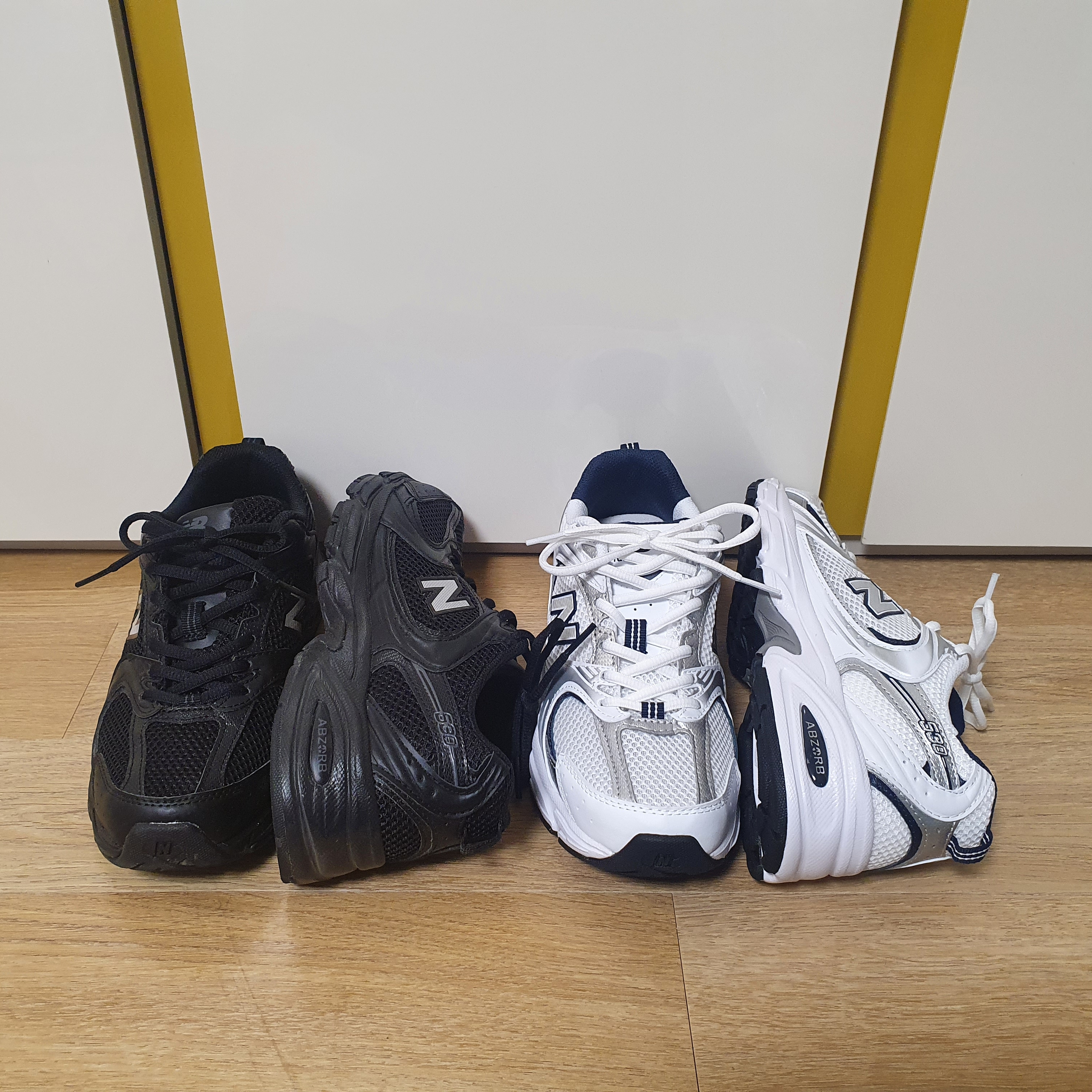 New Balance 530 White, New Balance 530 Black 착용 스타일