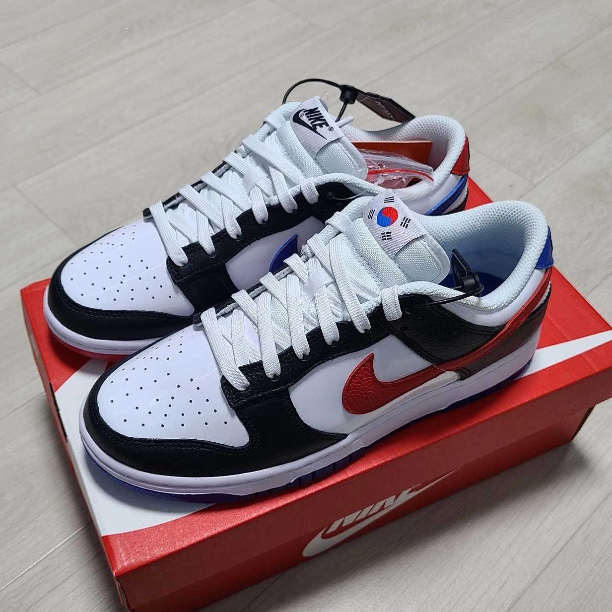 Nike Dunk Low SE Seoul 착용 스타일 - 2
