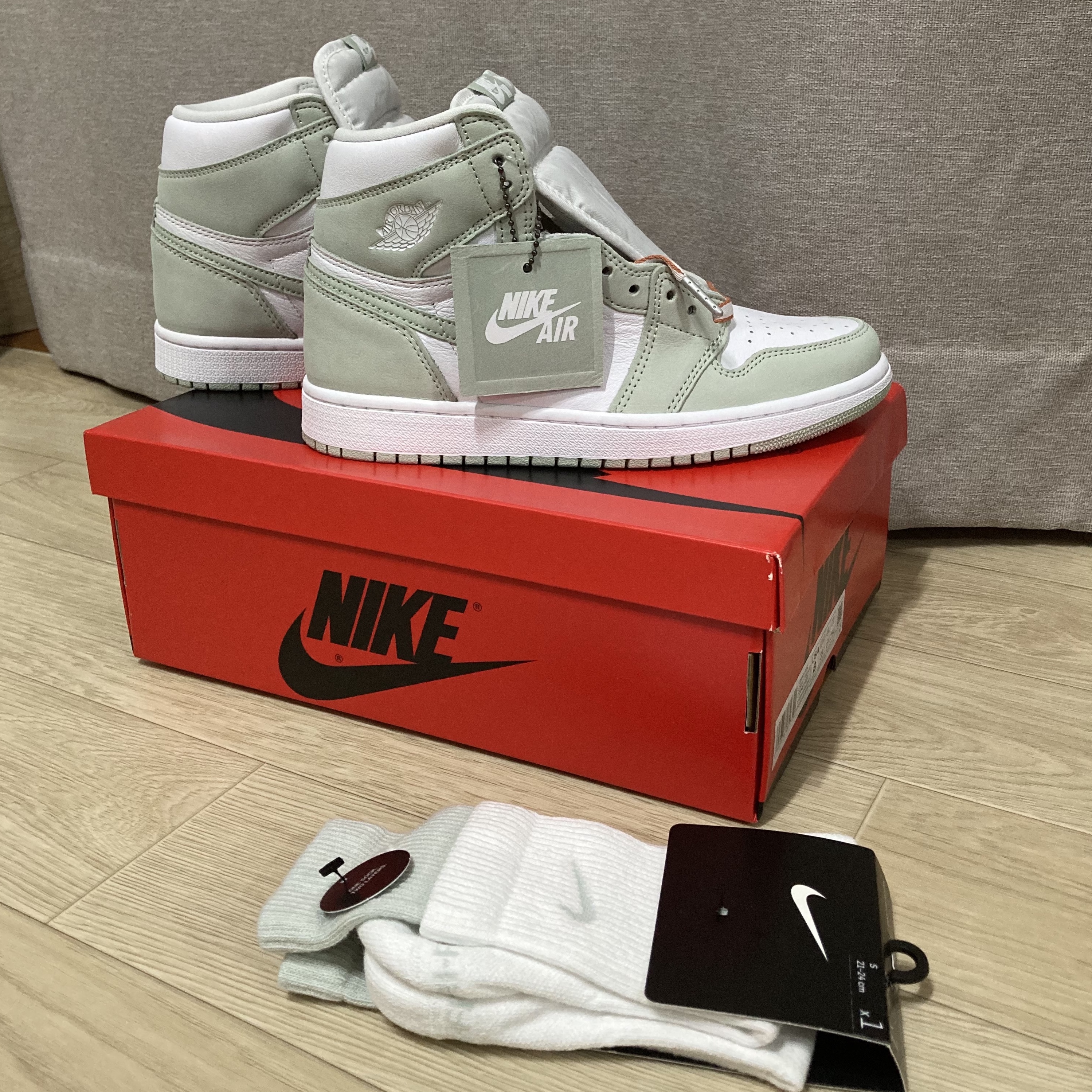 (W) Jordan 1 Retro High OG Seafoam 착용 스타일 - 2
