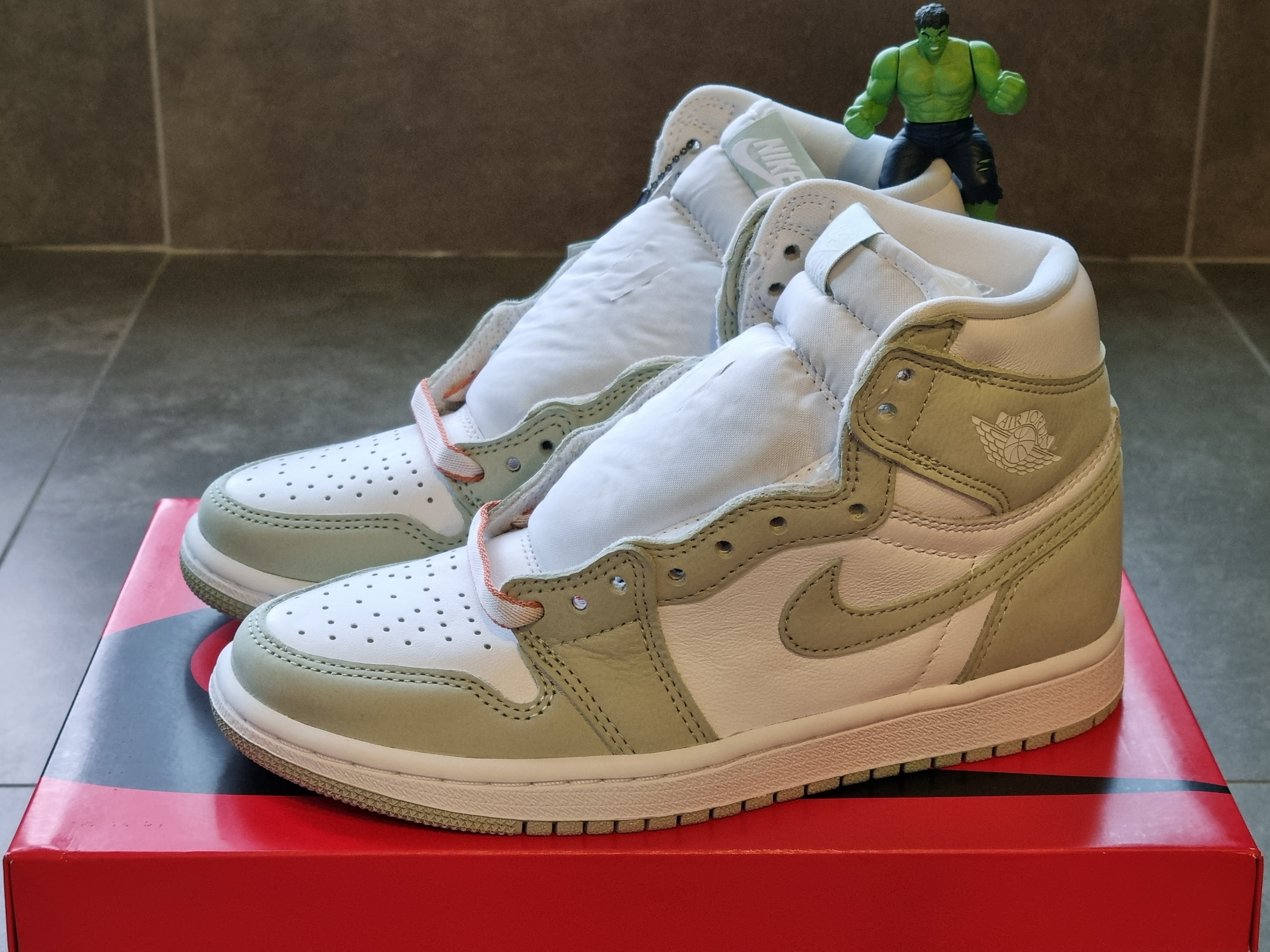 (W) Jordan 1 Retro High OG Seafoam 착용 스타일 - 1